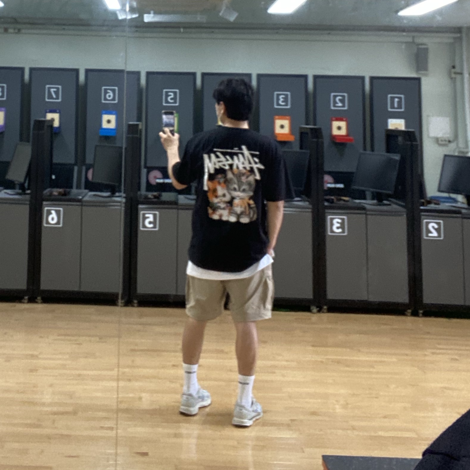 Stussy Kittens T-Shirt Black 착용 스타일