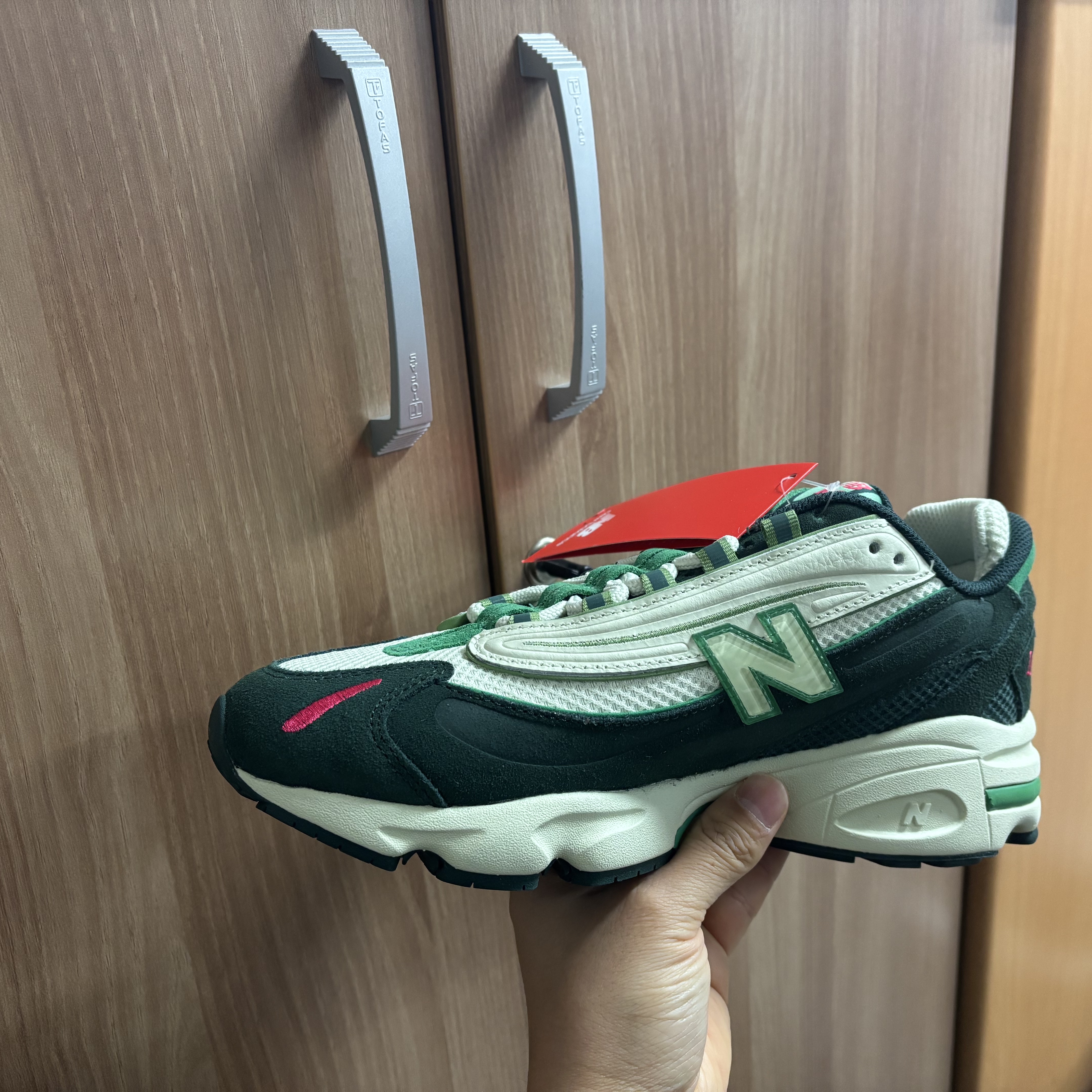 New Balance x CNCPTS M1000 Mile 착용 스타일 - 4