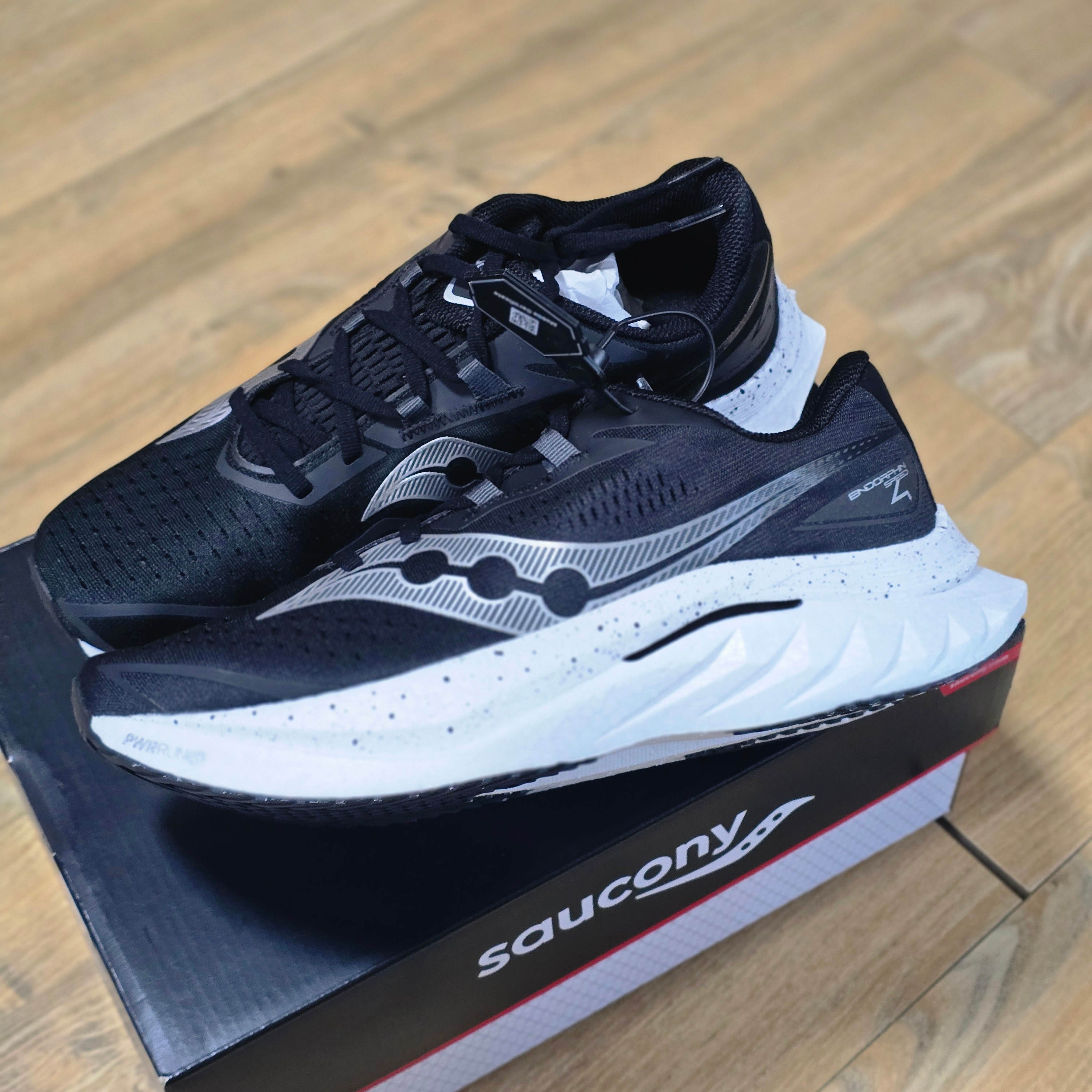 Saucony Endorphin Speed 4 Black 착용 스타일