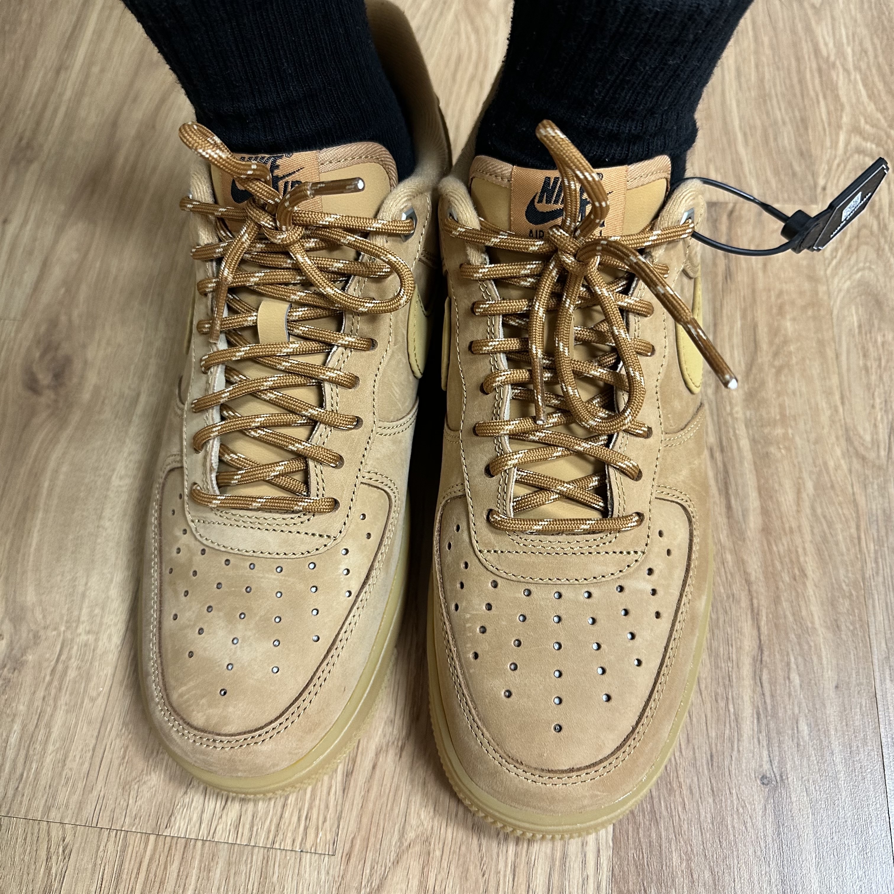 Nike Air Force 1 '07 WB Flax 착용 스타일