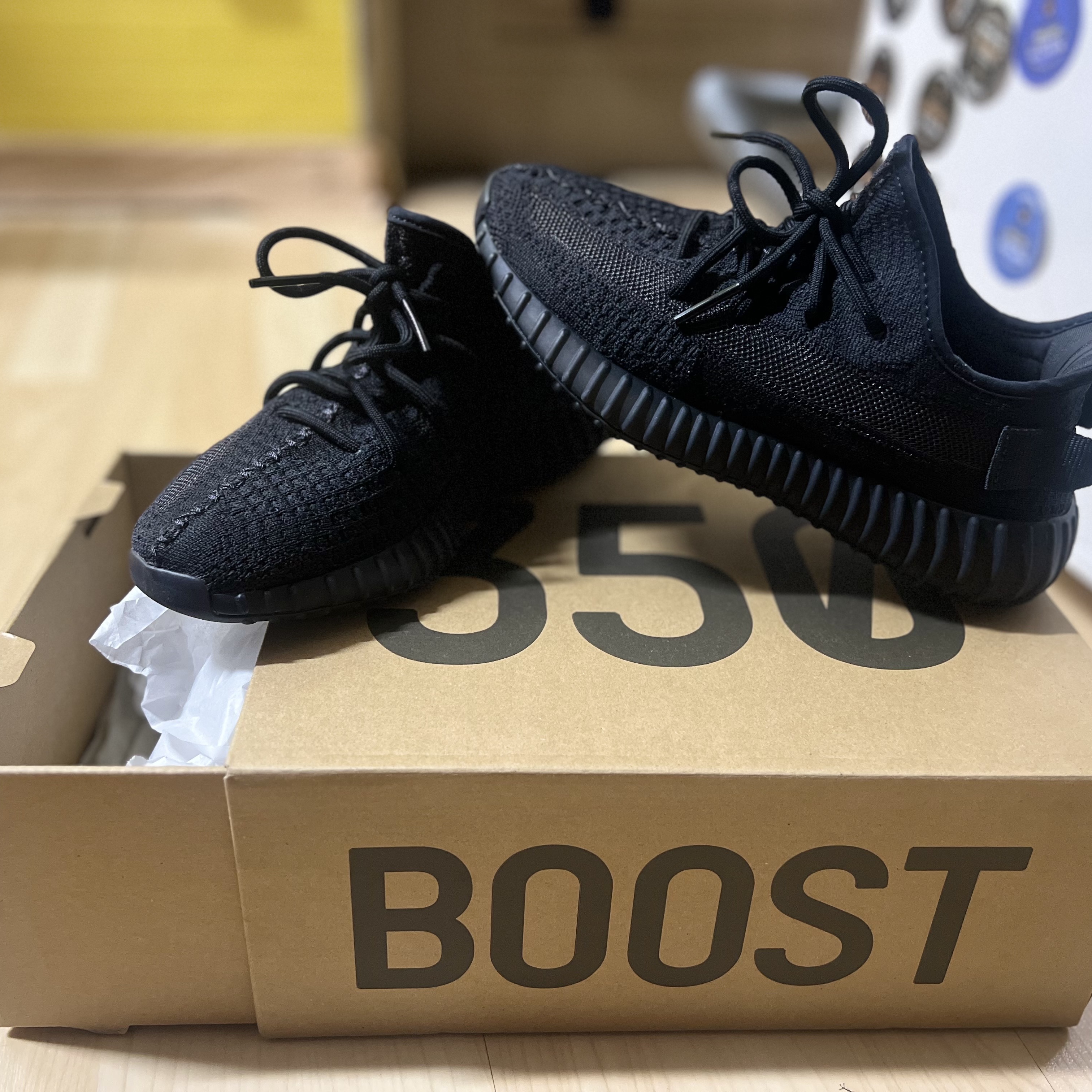 Adidas Yeezy Boost 350 V2 Onyx 착용 스타일