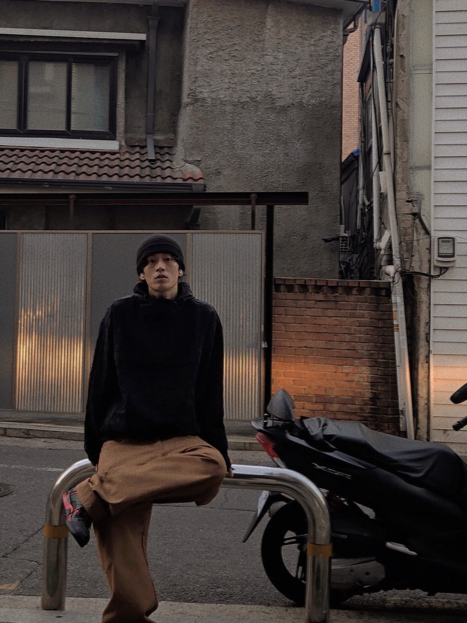Nike x Supreme Air Cross Trainer 3 Low Black, Supreme Repeat Stitch Anorak Black - 23SS 착용 스타일