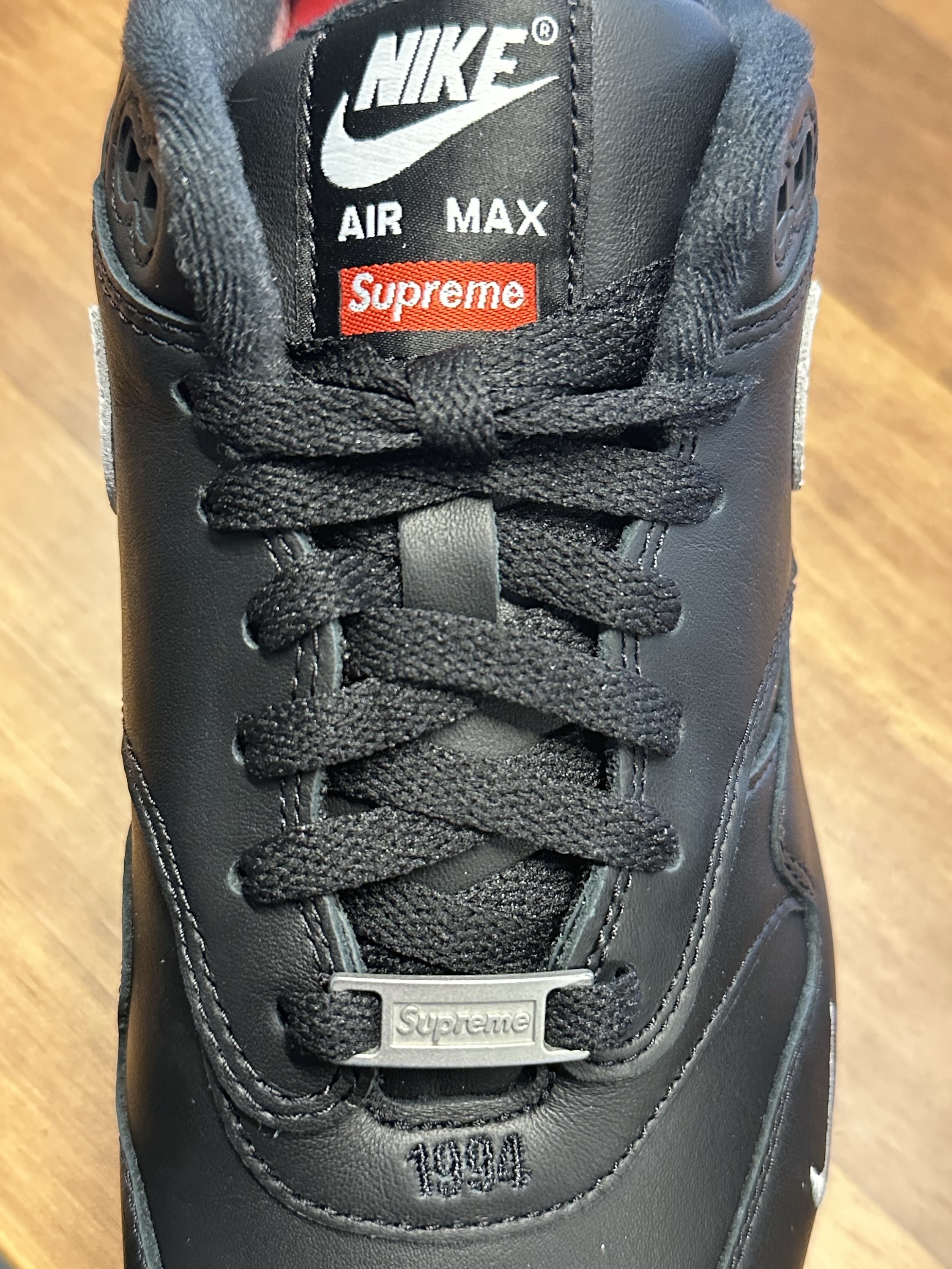 Nike x Supreme Air Max 1 '87 Black White - 25SS 착용 스타일 - 2