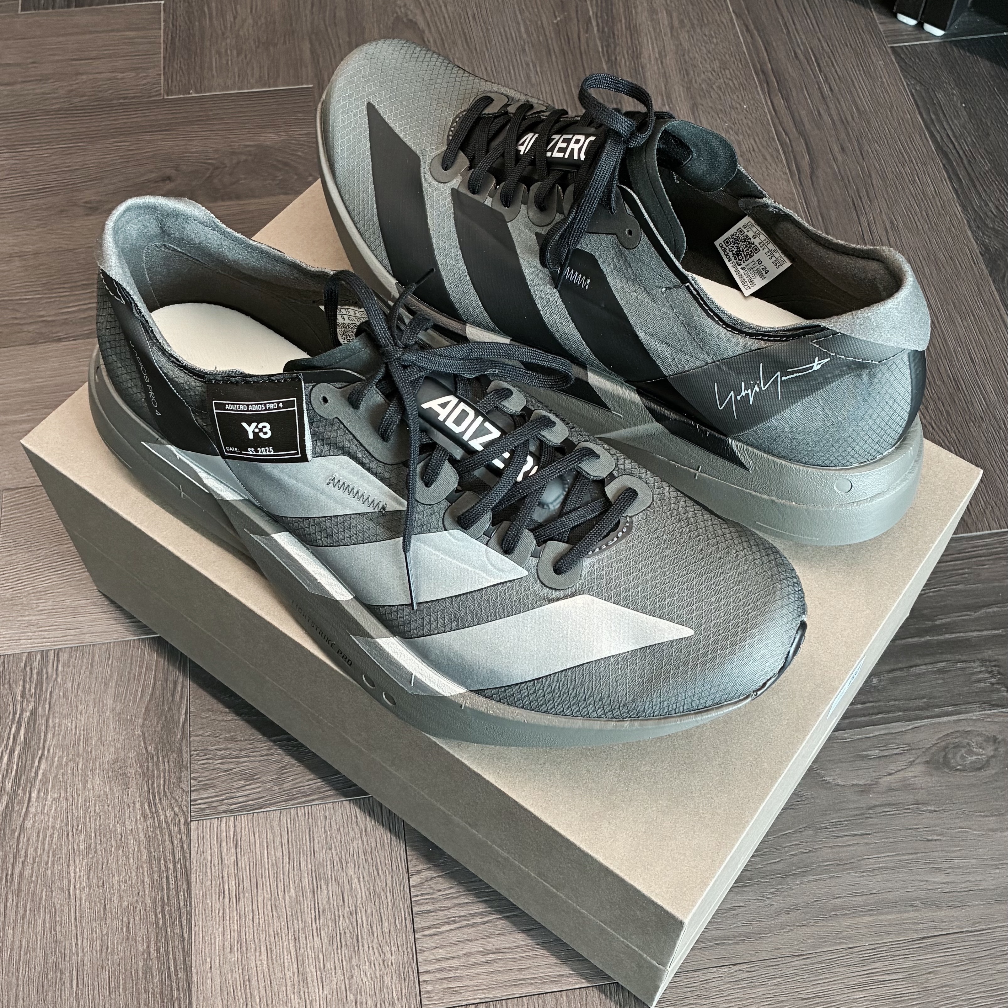 Y-3 아디오스 프로 4 신더 블랙 착용 스타일