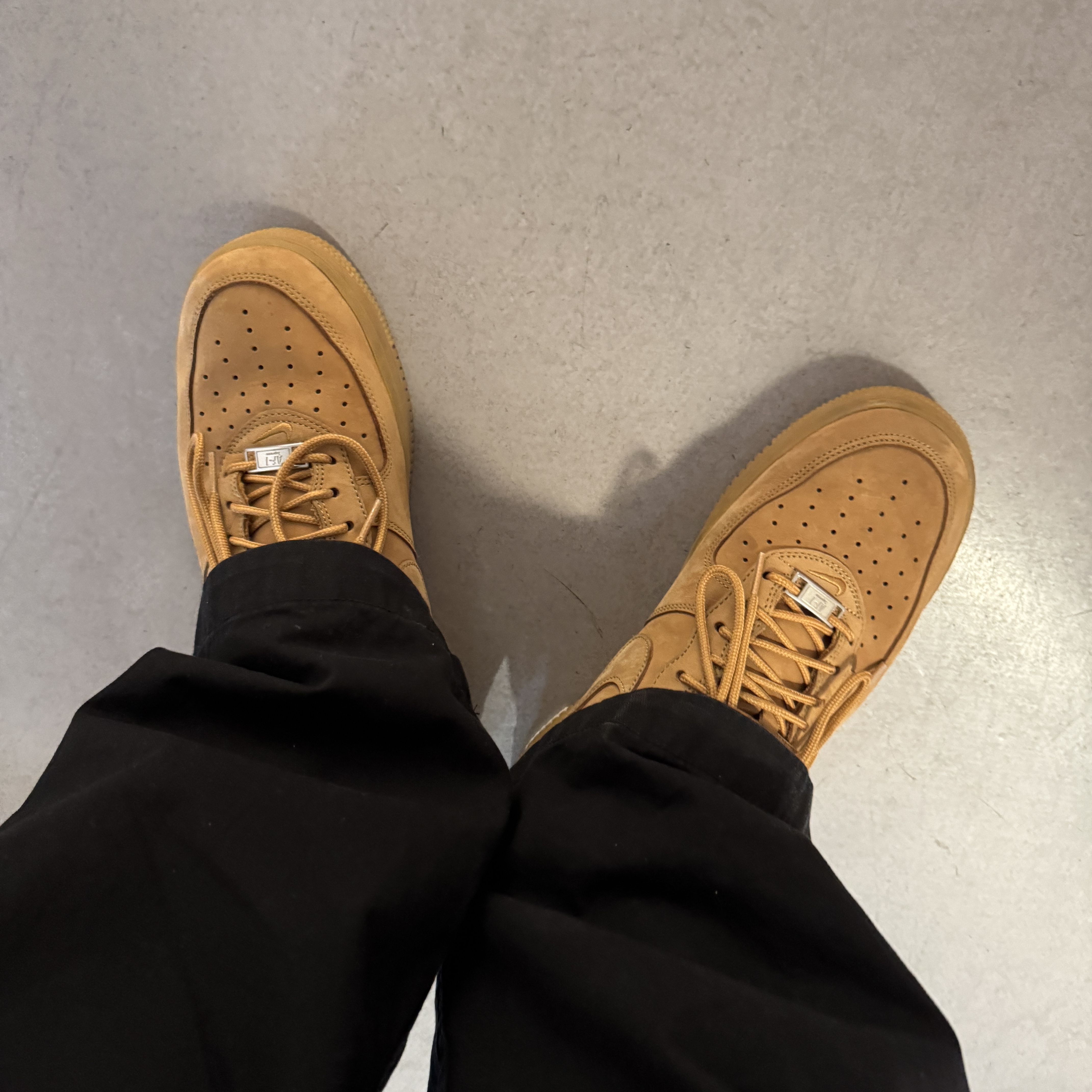 Nike x Supreme Air Force 1 Low Flax, Supreme Denim Chore Trucker Jacket Stripe - 24SS 착용 스타일 - 3