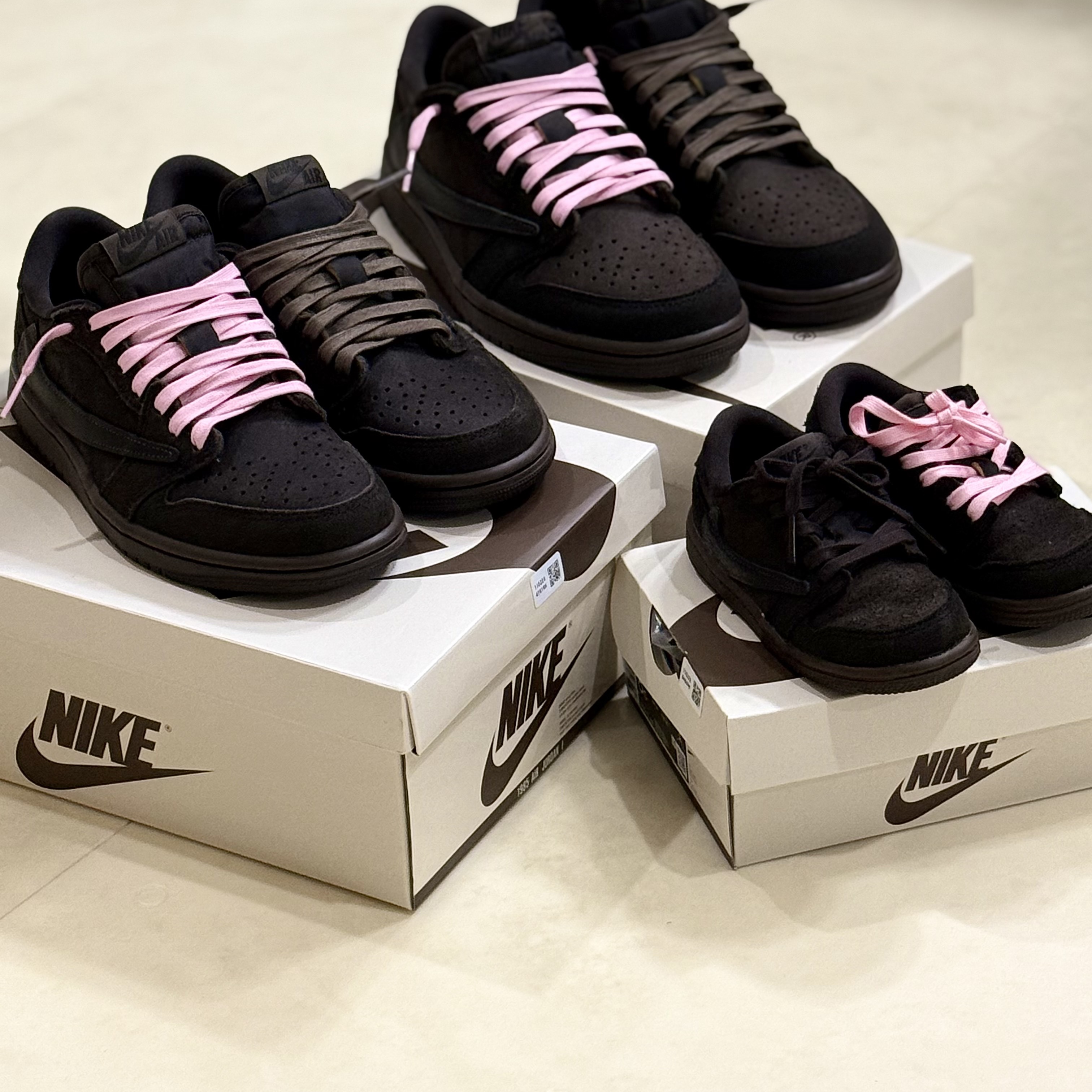 Jordan 1 x Travis Scott Retro Low OG SP Velvet Brown and Dark Mocha 착용 스타일