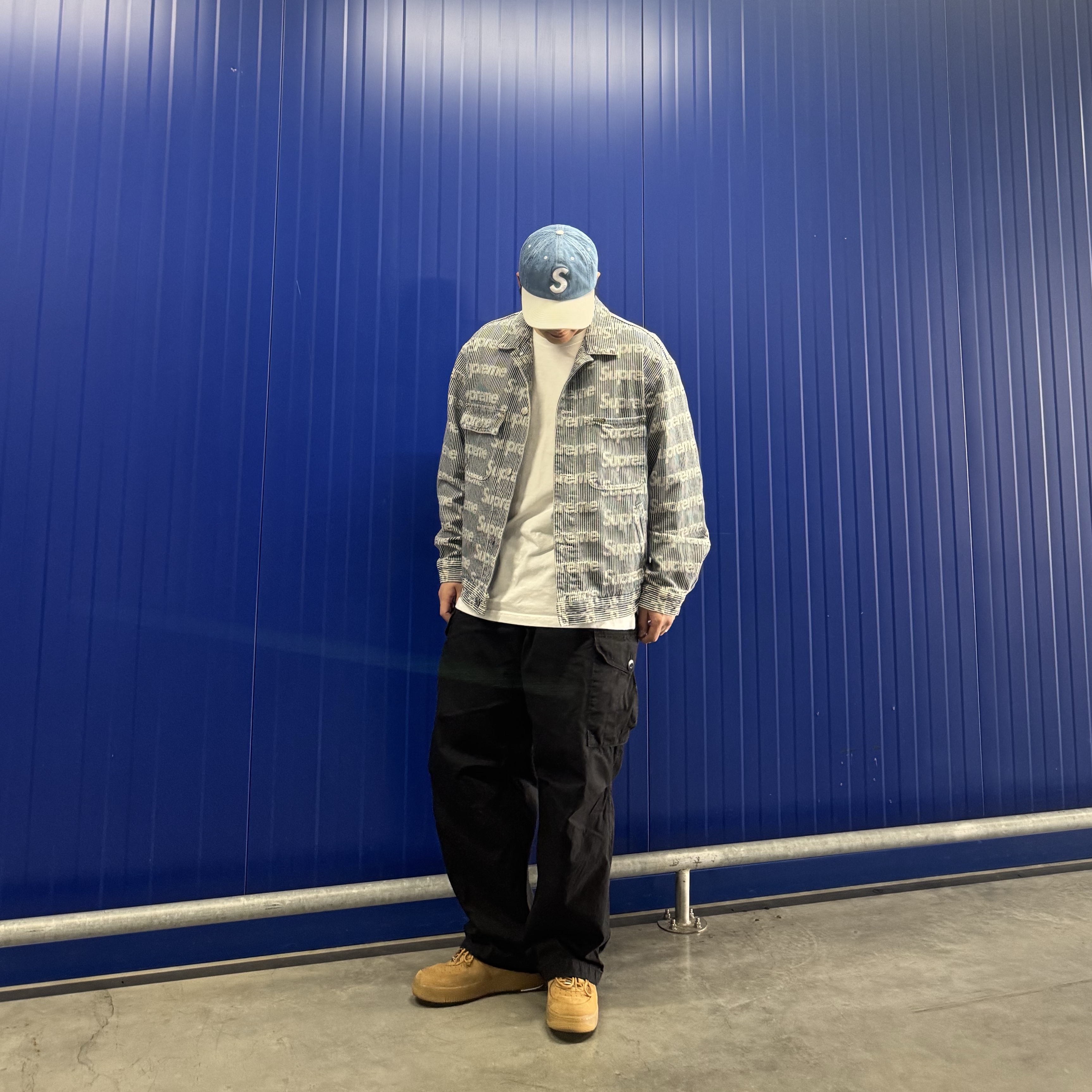 Nike x Supreme Air Force 1 Low Flax, Supreme Denim Chore Trucker Jacket Stripe - 24SS 착용 스타일 - 1