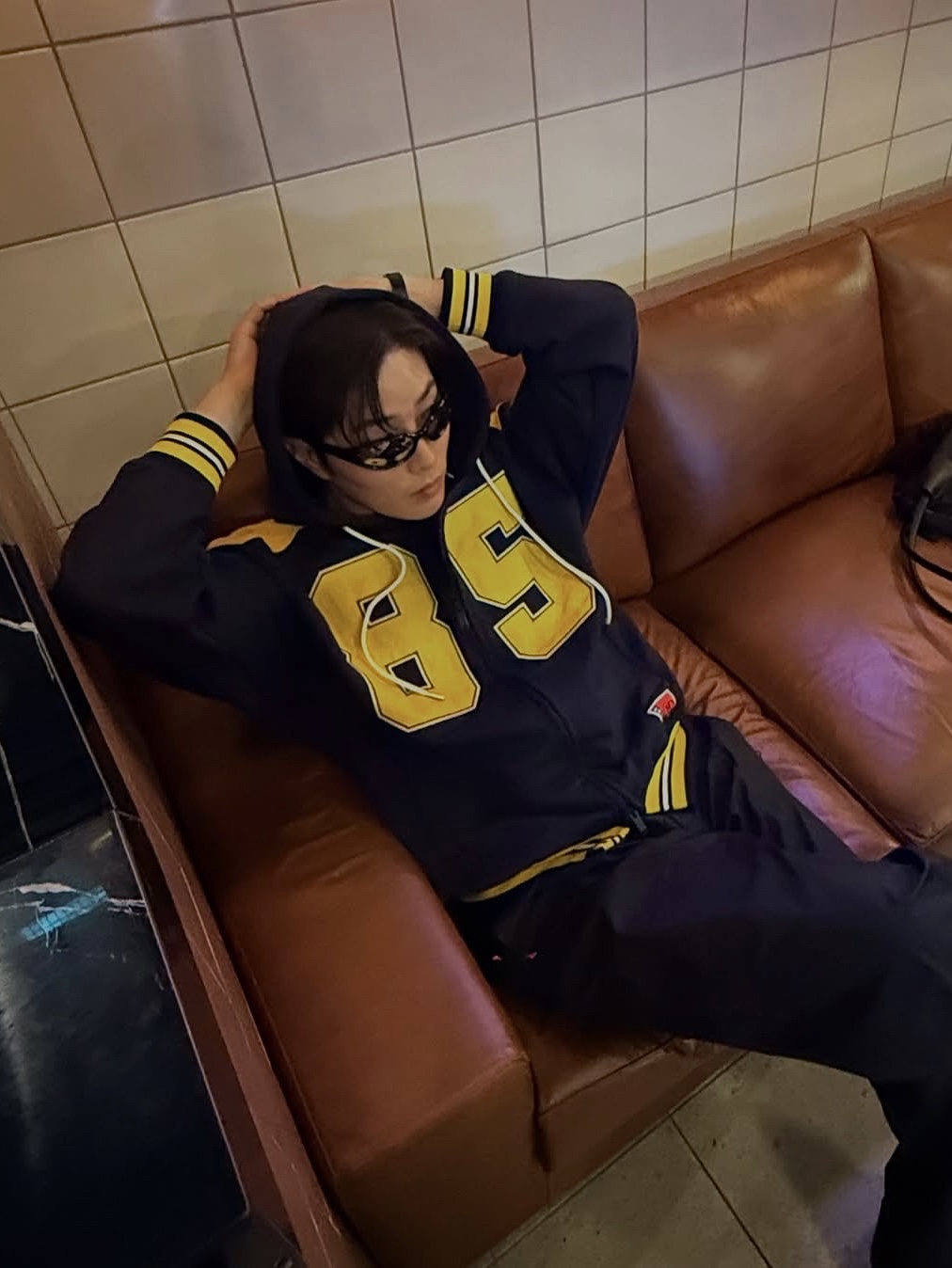 BORN TO WIN 85 Applique Rugby Hoodie Zip-Up Navy 착용 스타일 - 3