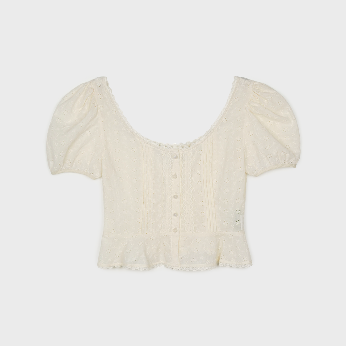 그린버터 펀칭 클리어 볼 블라우스 베이지(Greenbutter Punching Clear Ball Blouse Beige) - 1