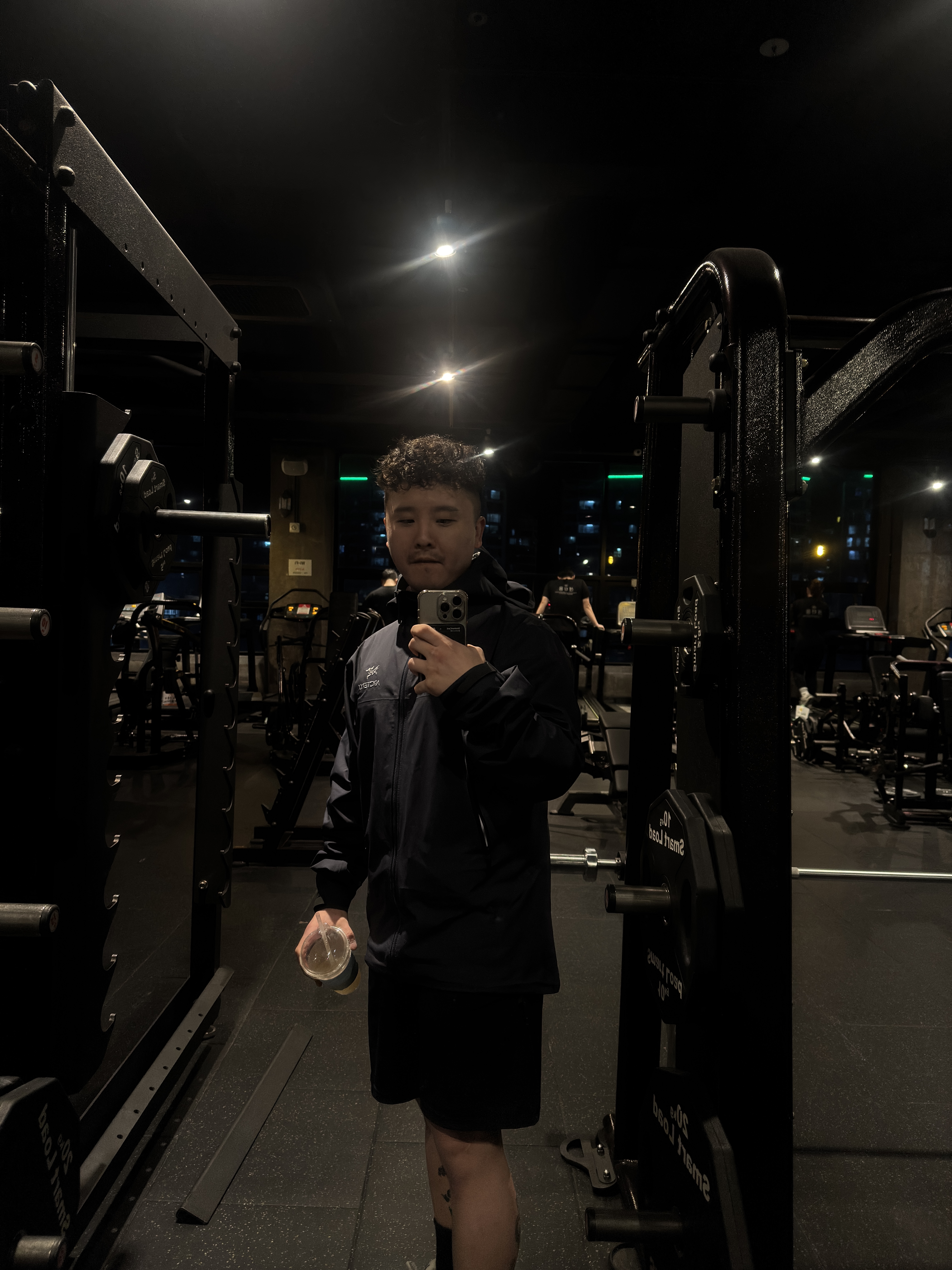 Arc'teryx Beta Jacket Black Sapphire 착용 스타일
