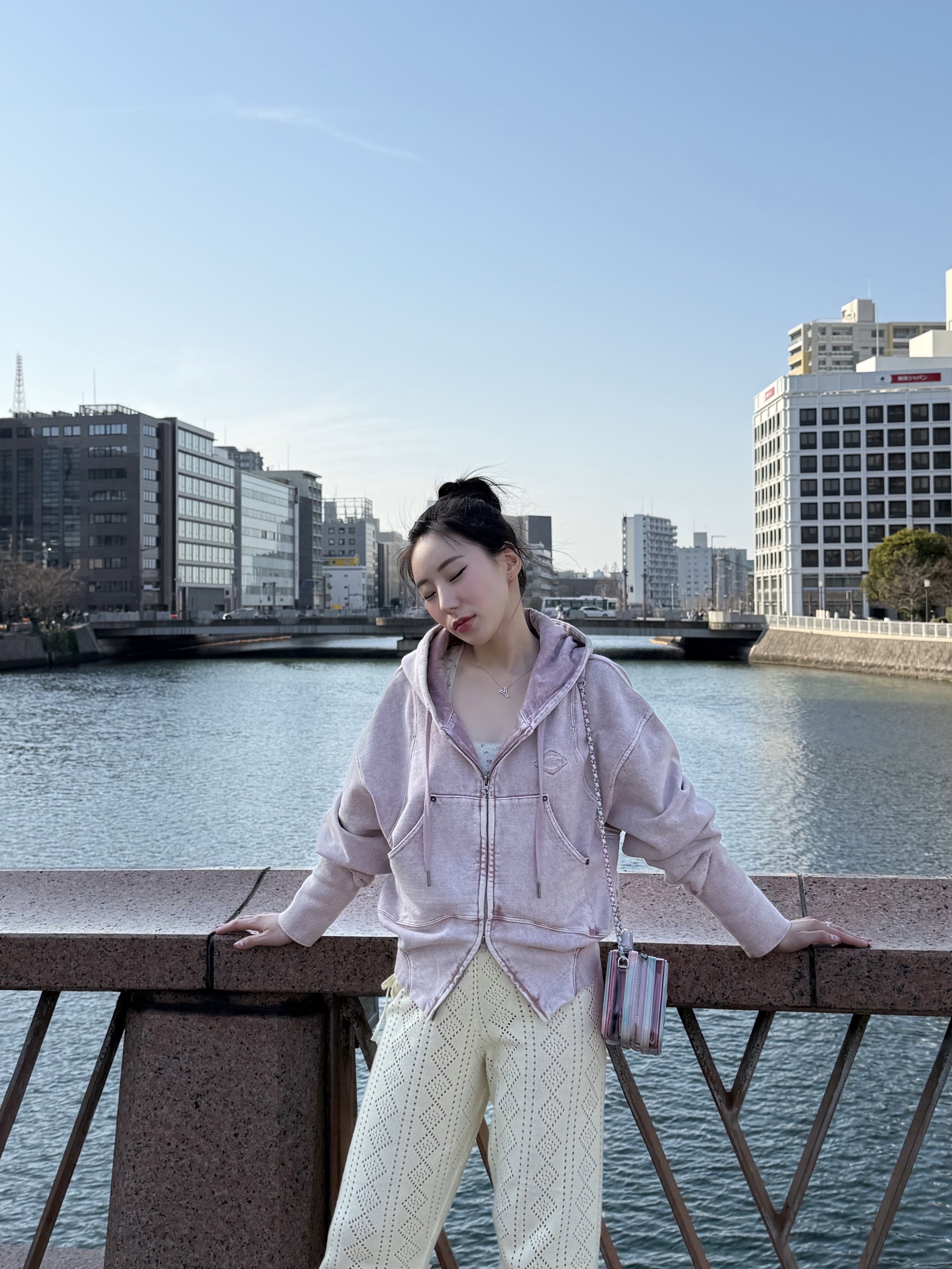 (W) Mischief Balloon Hoodie Washed Pink Brown 착용 스타일