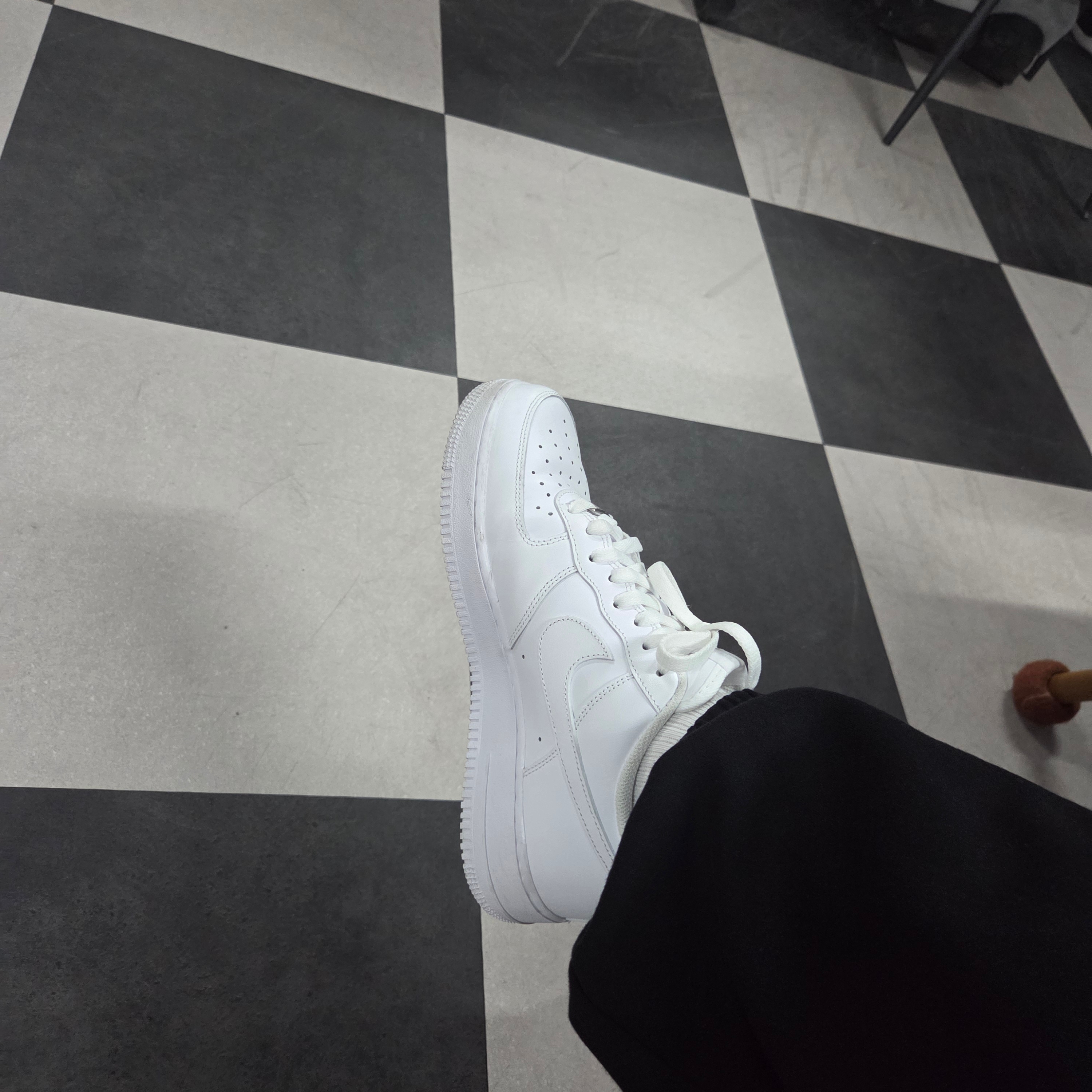Nike Air Force 1 '07 Low White 착용 스타일 - 1