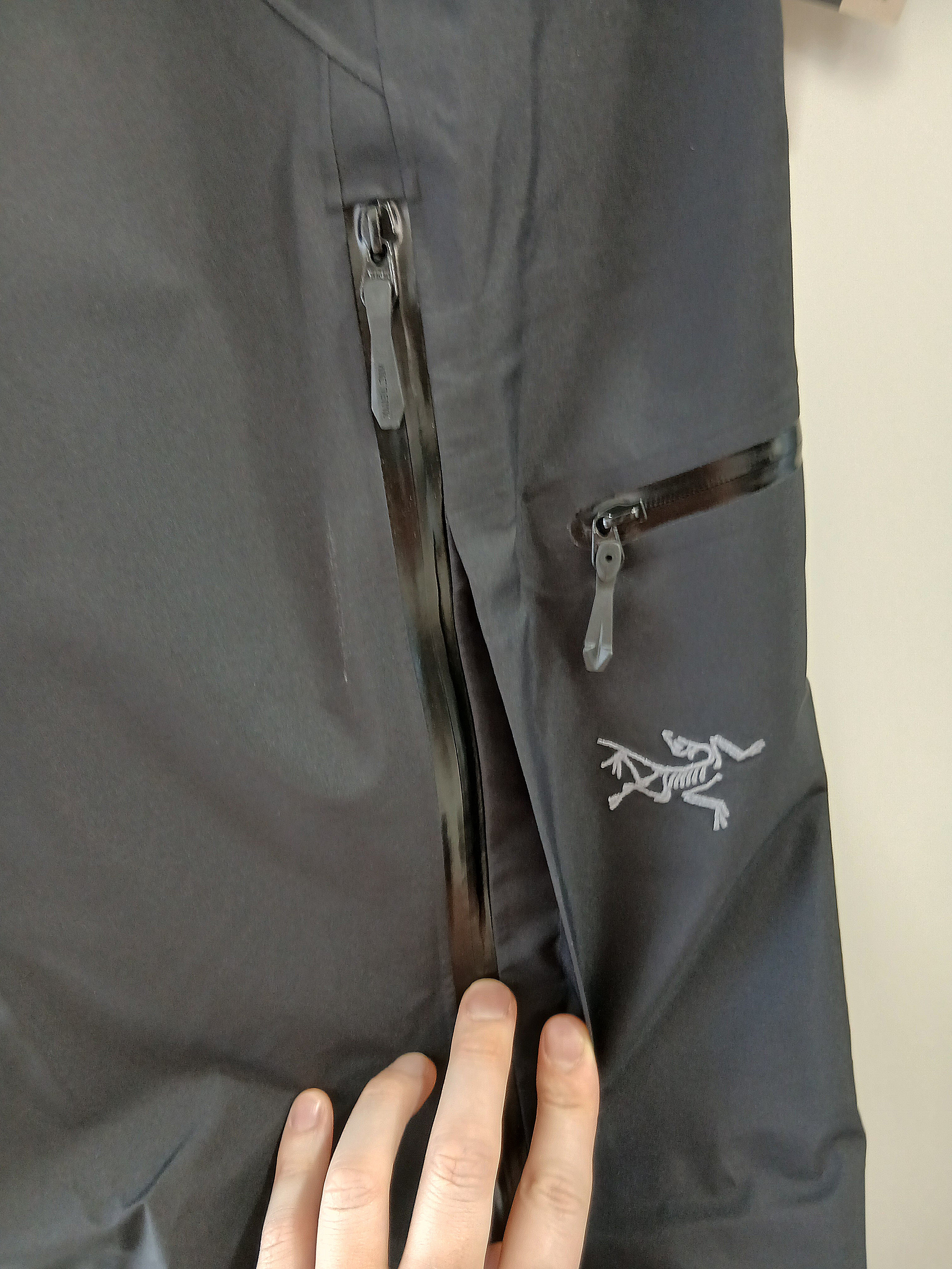 Arc'teryx Beta Pants Black 착용 스타일 - 5