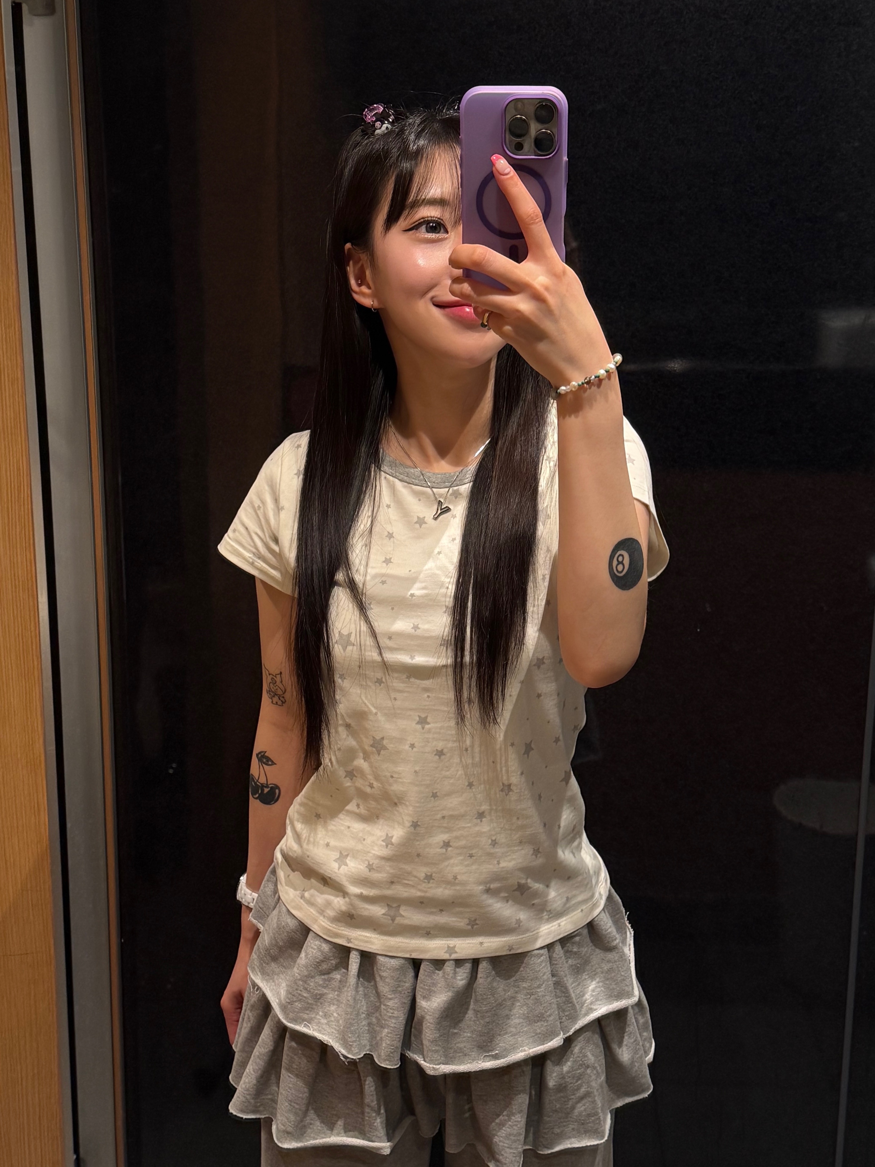 COYSEIO Milky Star T-Shirt Ivory 착용 스타일 - 2