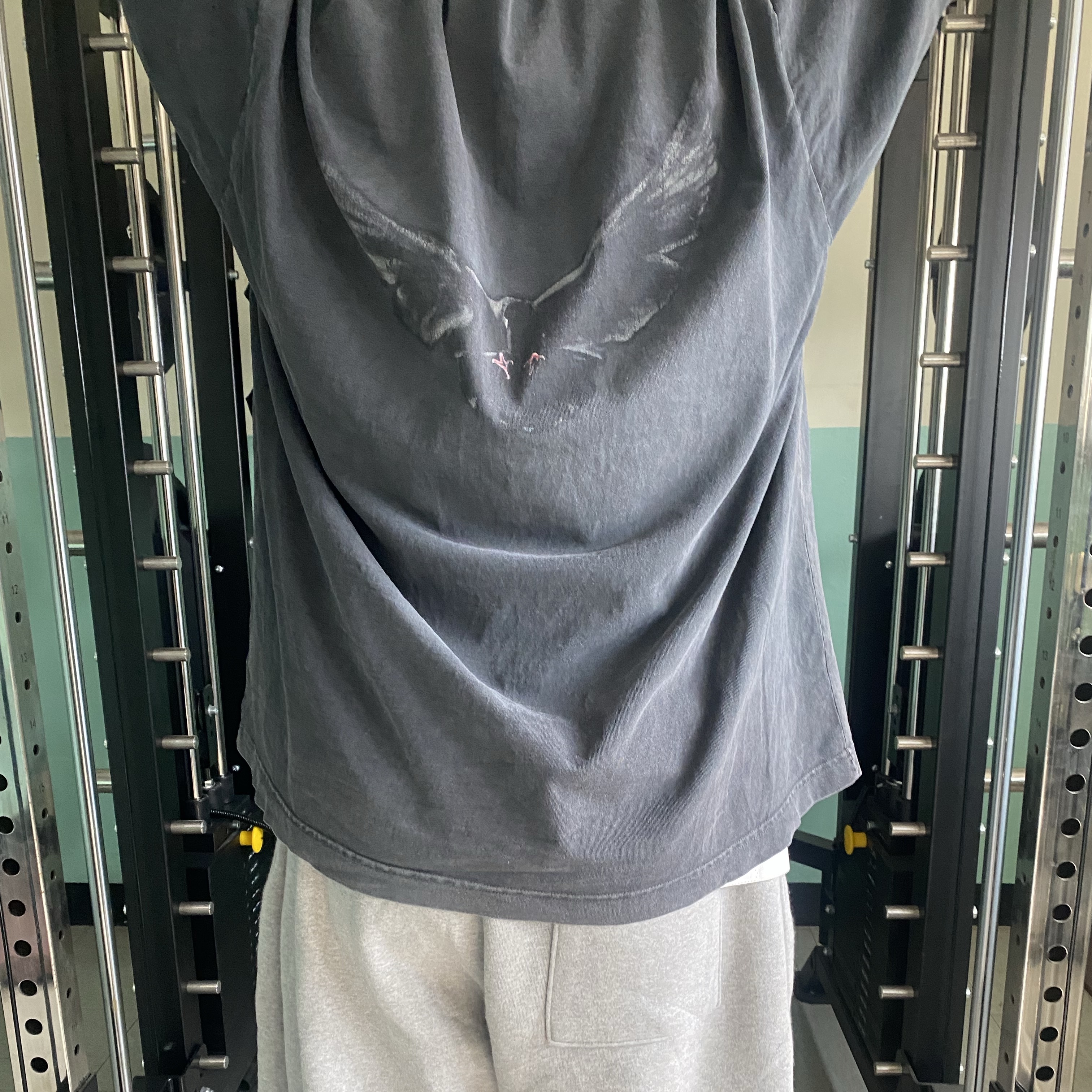Yeezy Gap Engineered By Balenciaga Dove Long Sleeve T-Shirt Black 착용 스타일