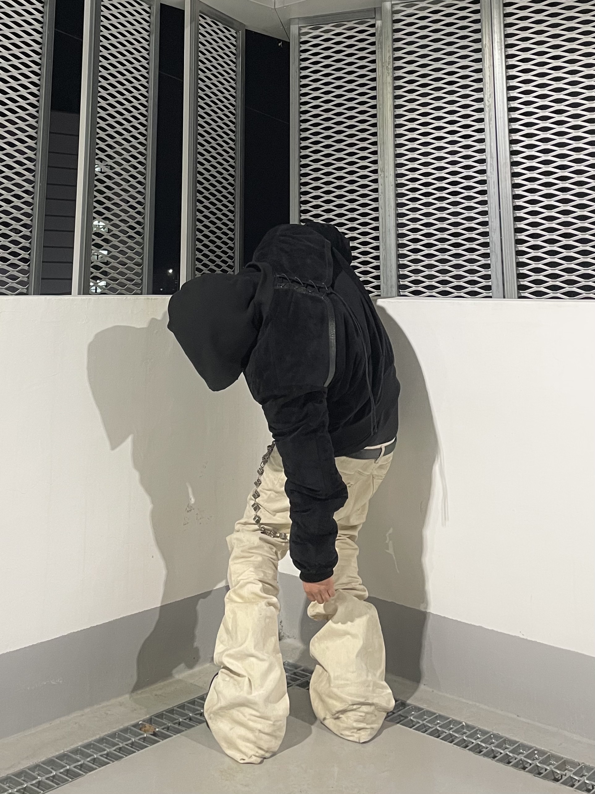 Undermycar x Emostanceclub Aknosom Leather Paneled Velour Bomber Black Iris - 23FW, Balenciaga Stomper Bootie Black 착용 스타일 - 1