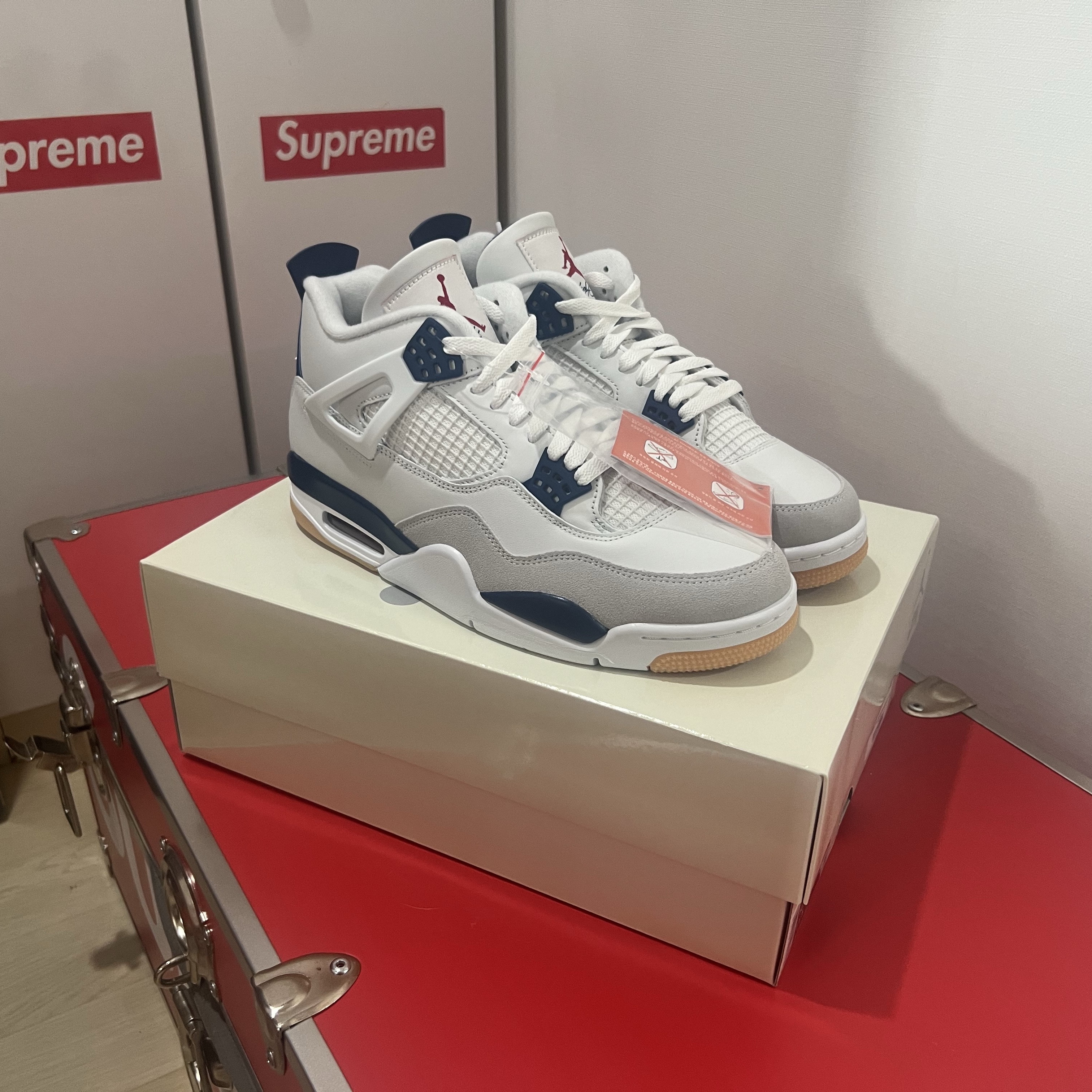 Jordan 4 x Nike SB Retro SP Navy 착용 스타일