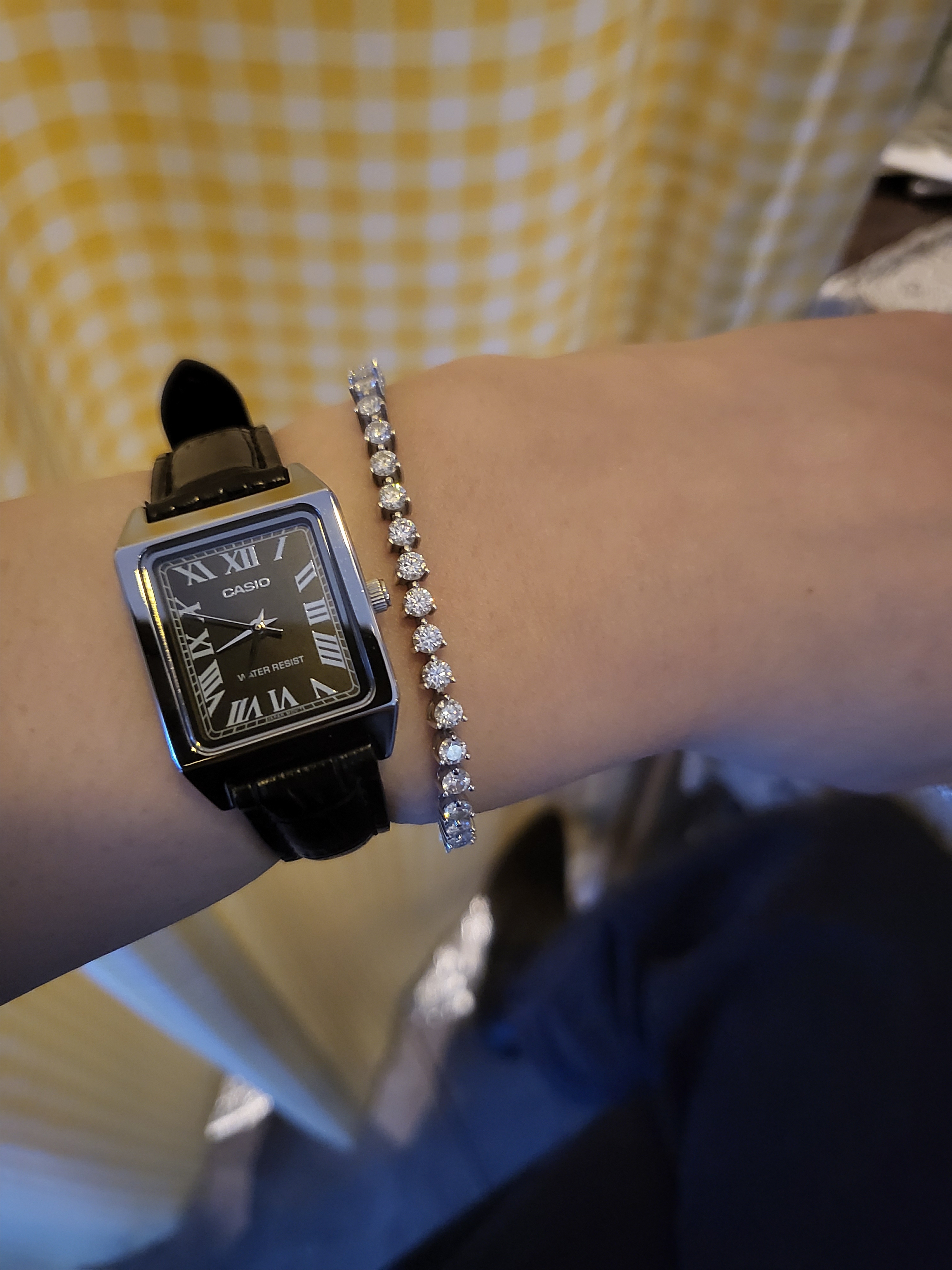 Casio LTP-V007L-1B 착용 스타일