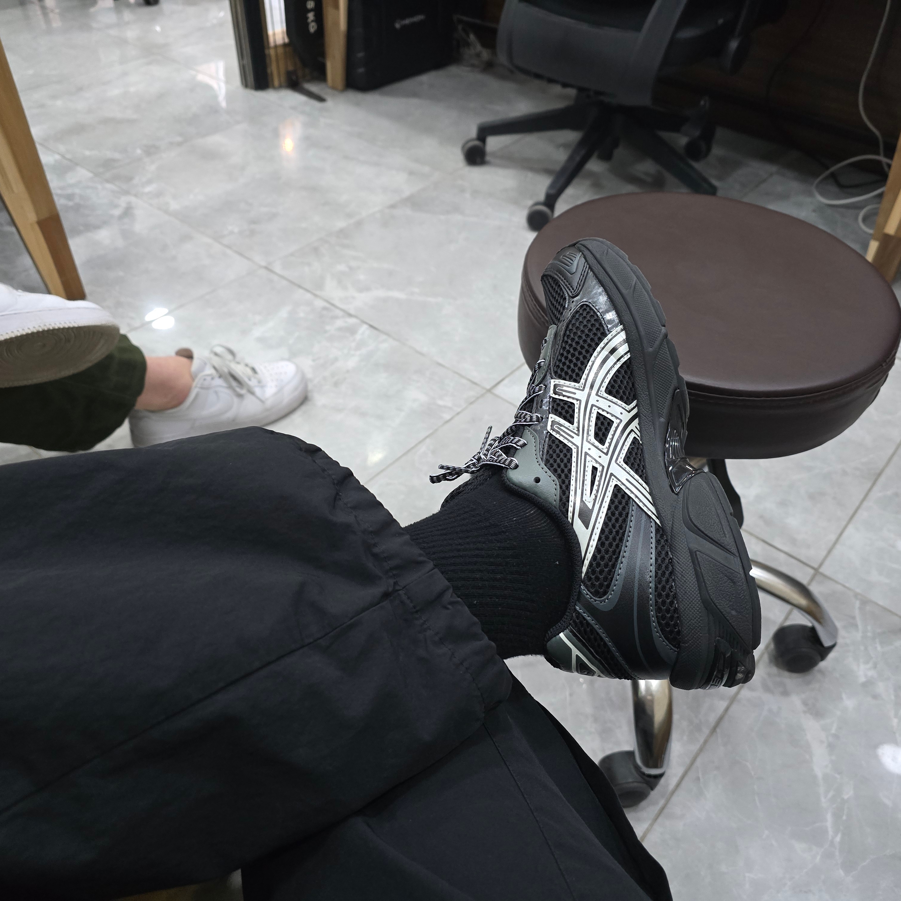 Asics Gel-1130 Black Glacier Grey - Folder Exclusive 착용 스타일