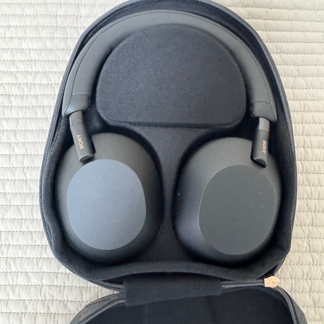 Sony WH-1000XM5 Black (Sony Korea Ver.) 착용 스타일