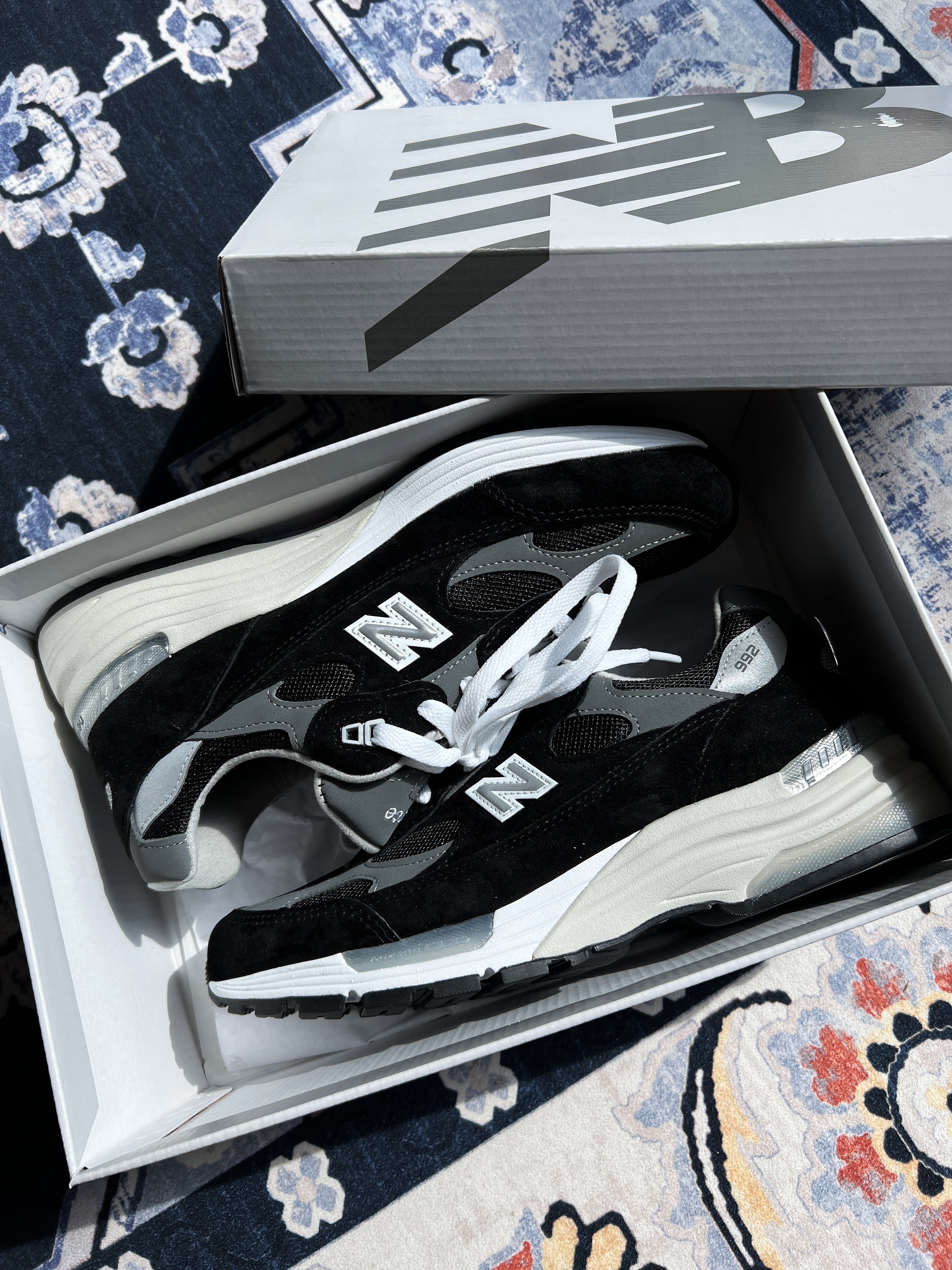 New Balance 992 Made in USA Core Black Grey 착용 스타일