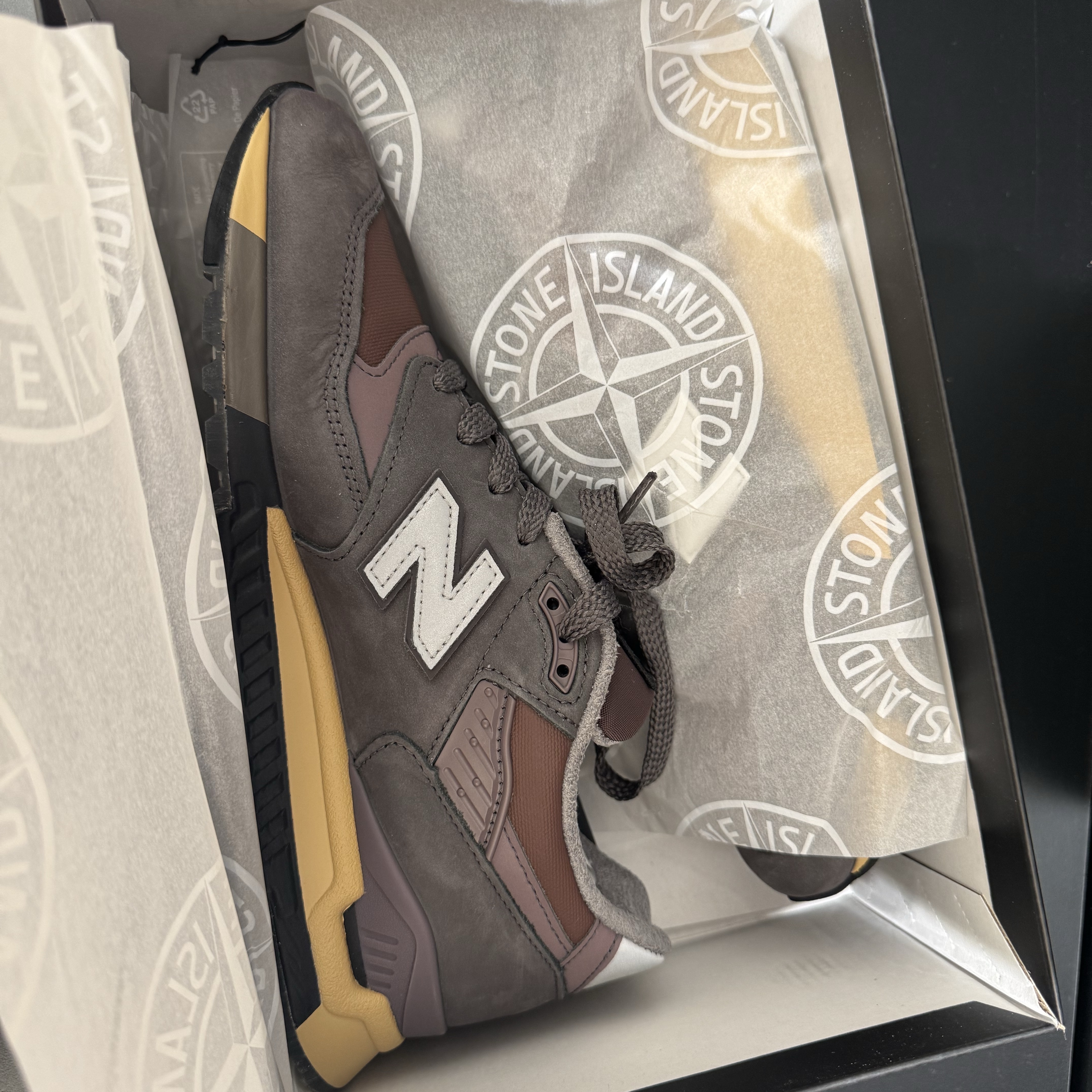 New Balance x Stone Island 998 Made in USA Mauve Deep Plum 착용 스타일 - 3