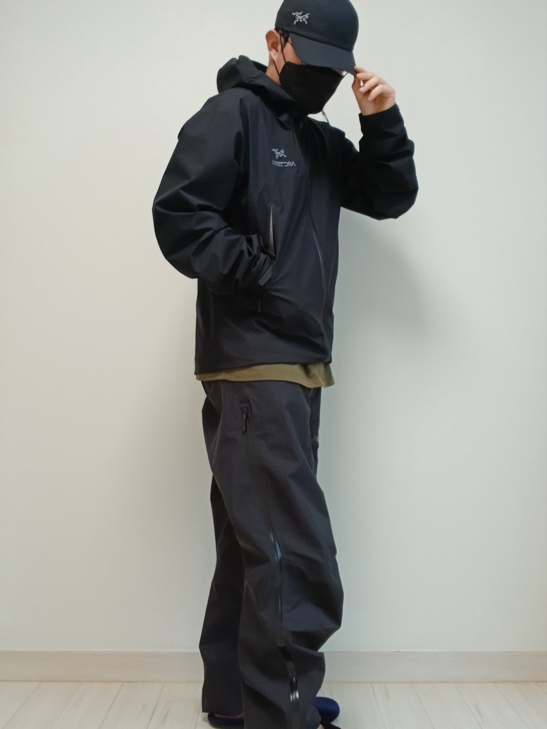 Arc'teryx Calvus Cap Black, Arc'teryx Beta Jacket Black 착용 스타일 - 9