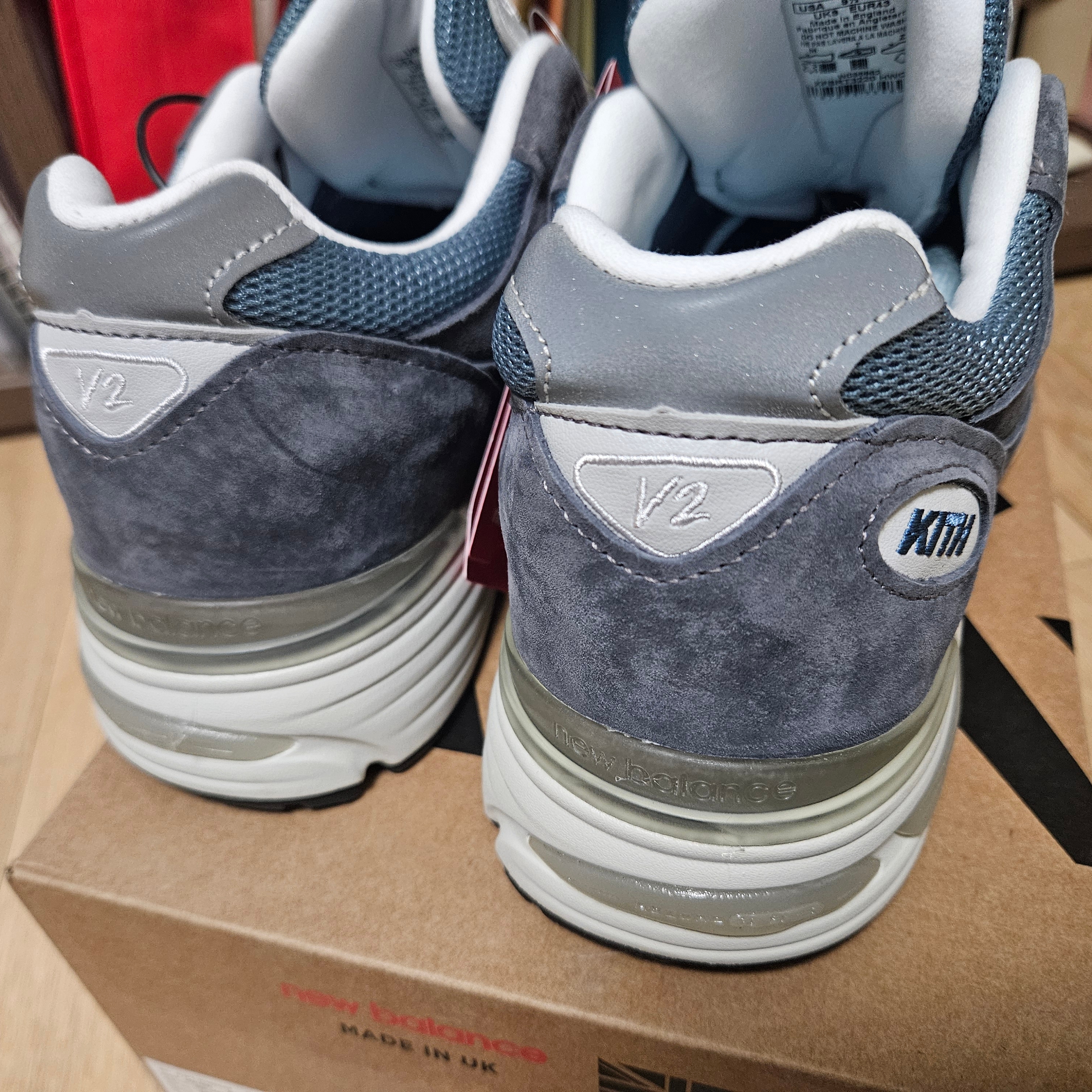 New Balance x Kith 991v2 Made in UK Steel Blue Grey 착용 스타일 - 4