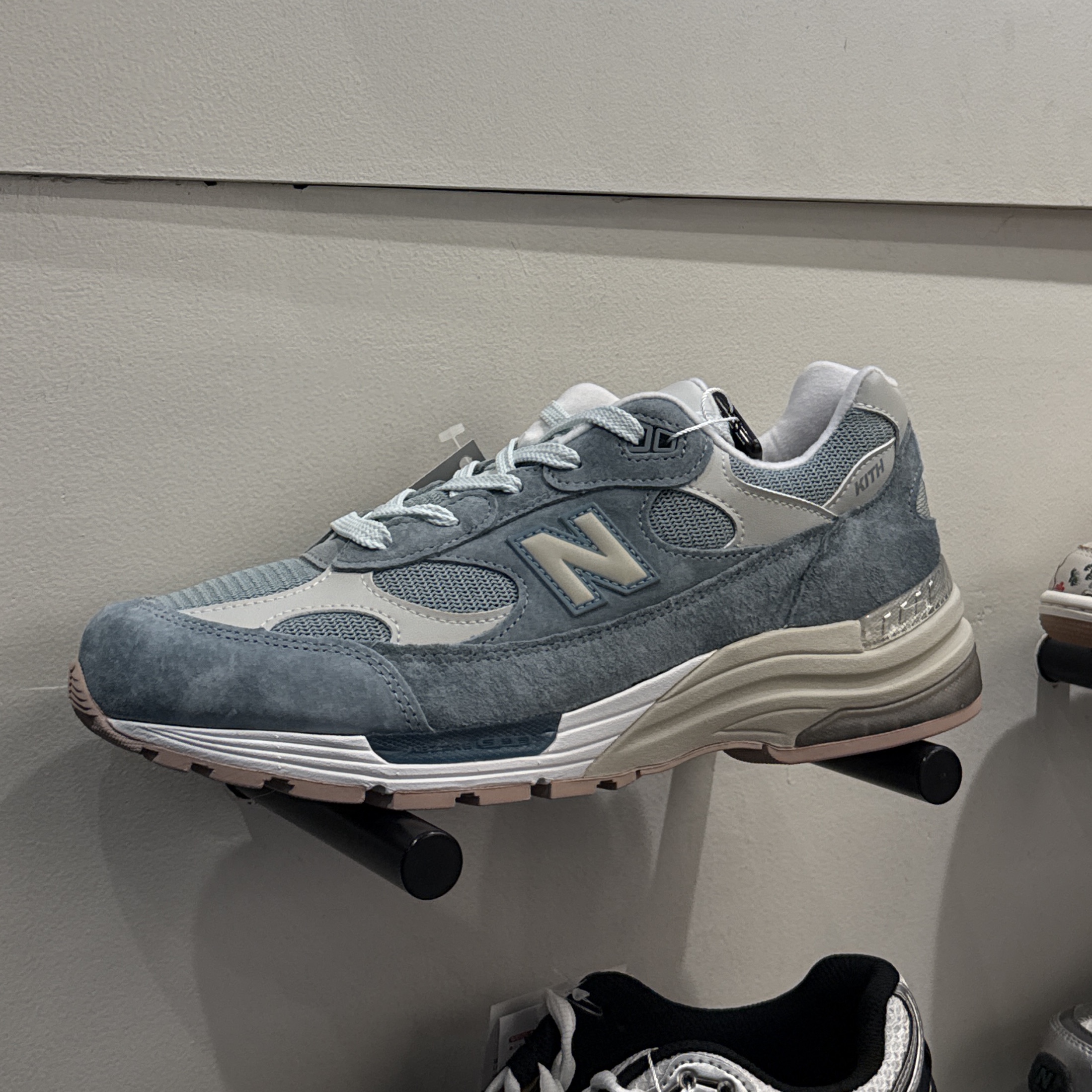 New Balance x Kith 992 Made in USA Aegean Blue Oyster 착용 스타일