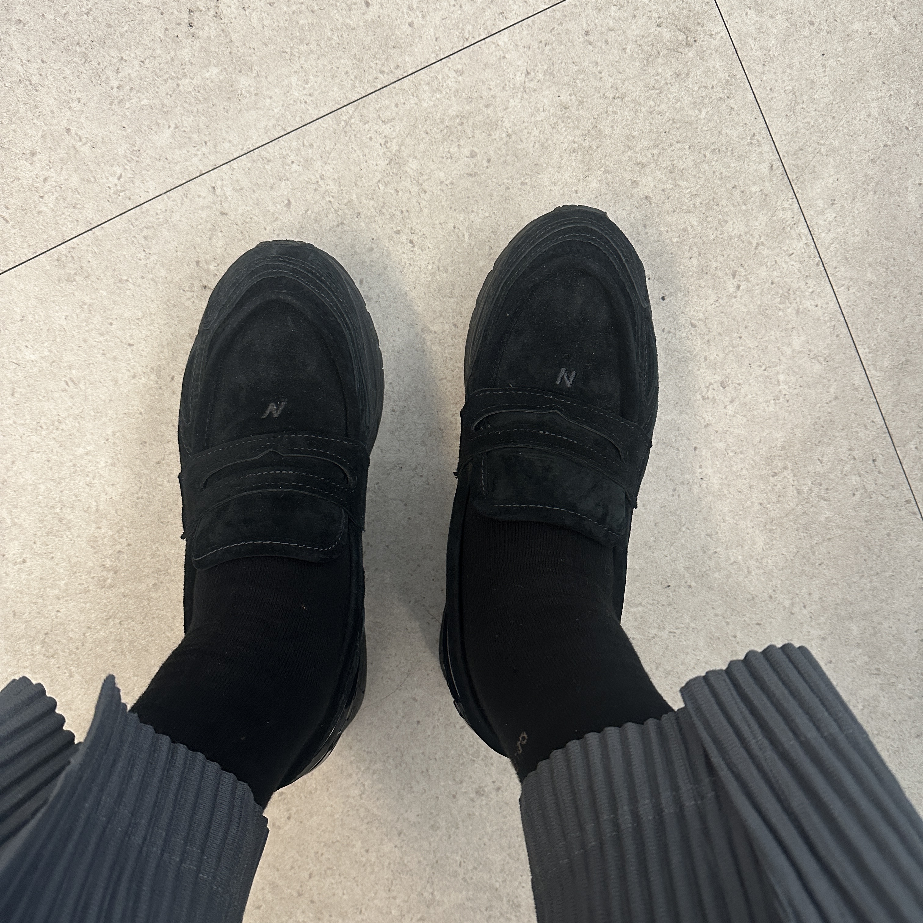 New Balance 1906L Black Black Cement 착용 스타일 - 2