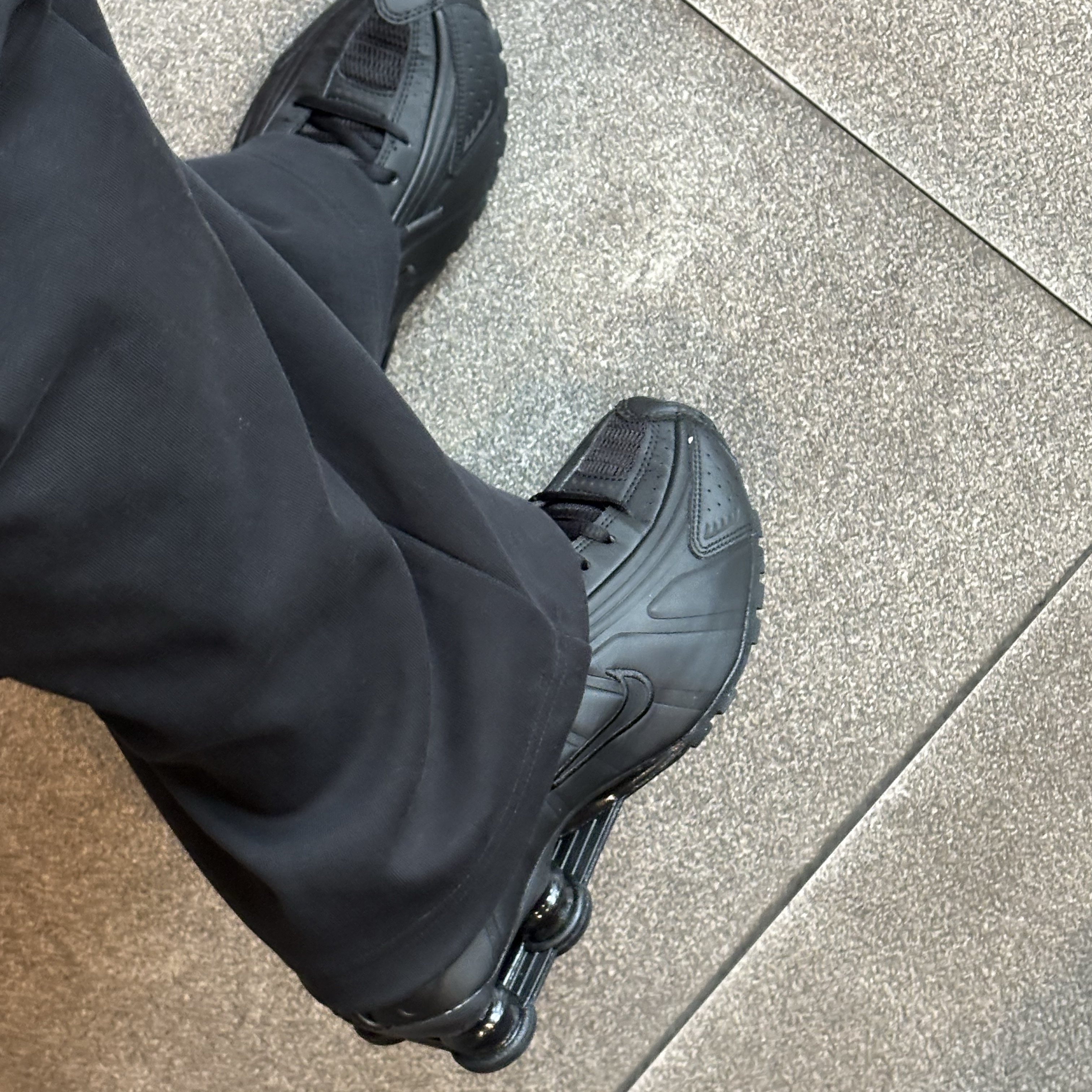 (W) Nike Shox R4 Black 착용 스타일