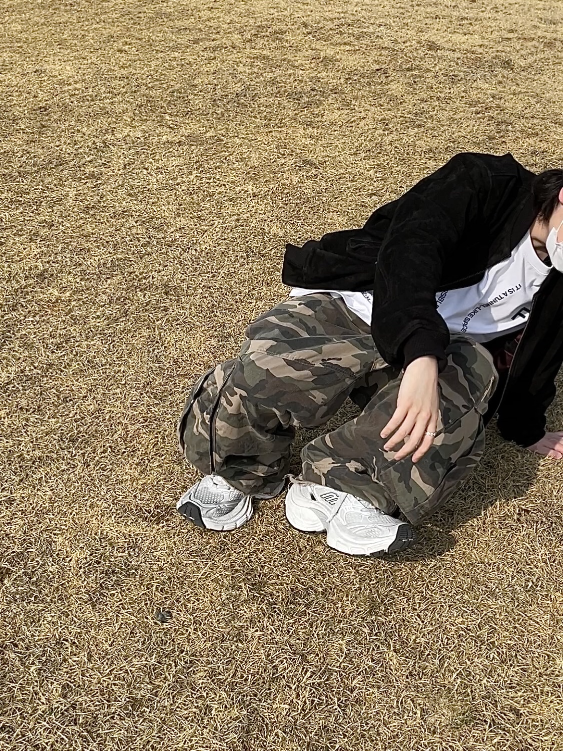 Undermycar Hommage Embraced The Fireworks Goatskin Blouson Red - 24FW, Balenciaga 10XL Sneakers White Grey Silver Black 착용 스타일 - 4