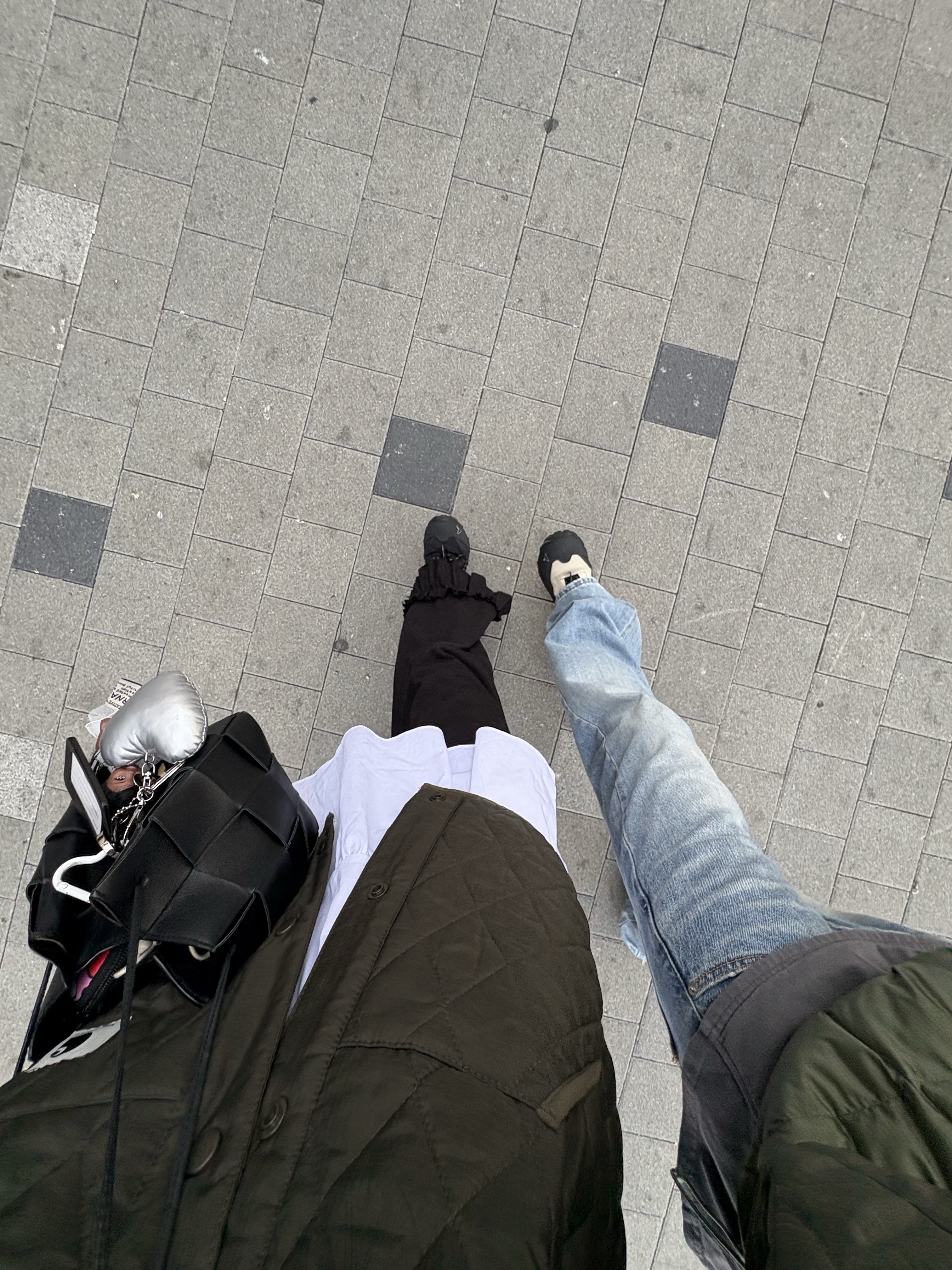 Roa Hiking Katharina Black, Gentle Monster x Maison Margiela MM113 Black Clear 착용 스타일 - 2