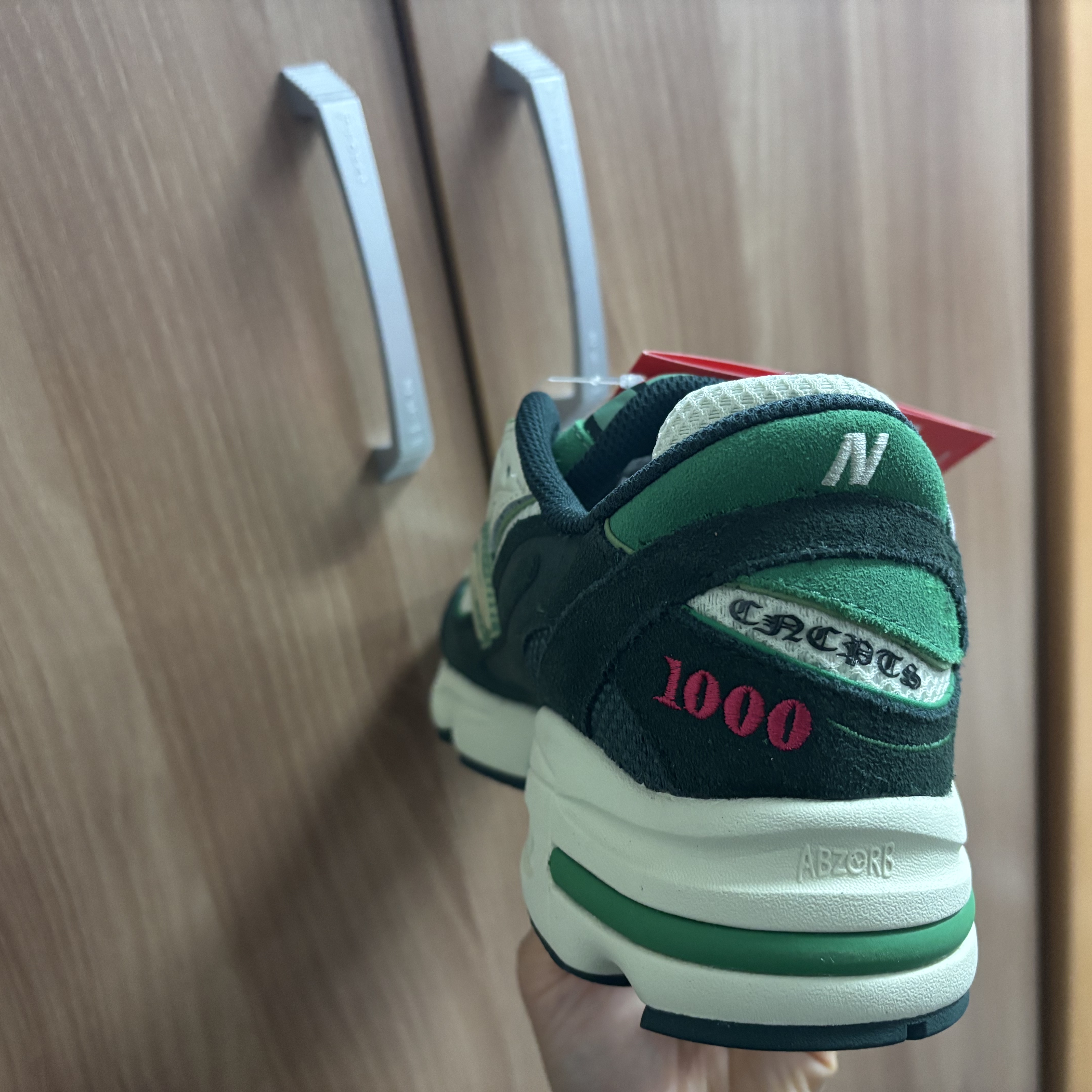 New Balance x CNCPTS M1000 Mile 착용 스타일 - 2