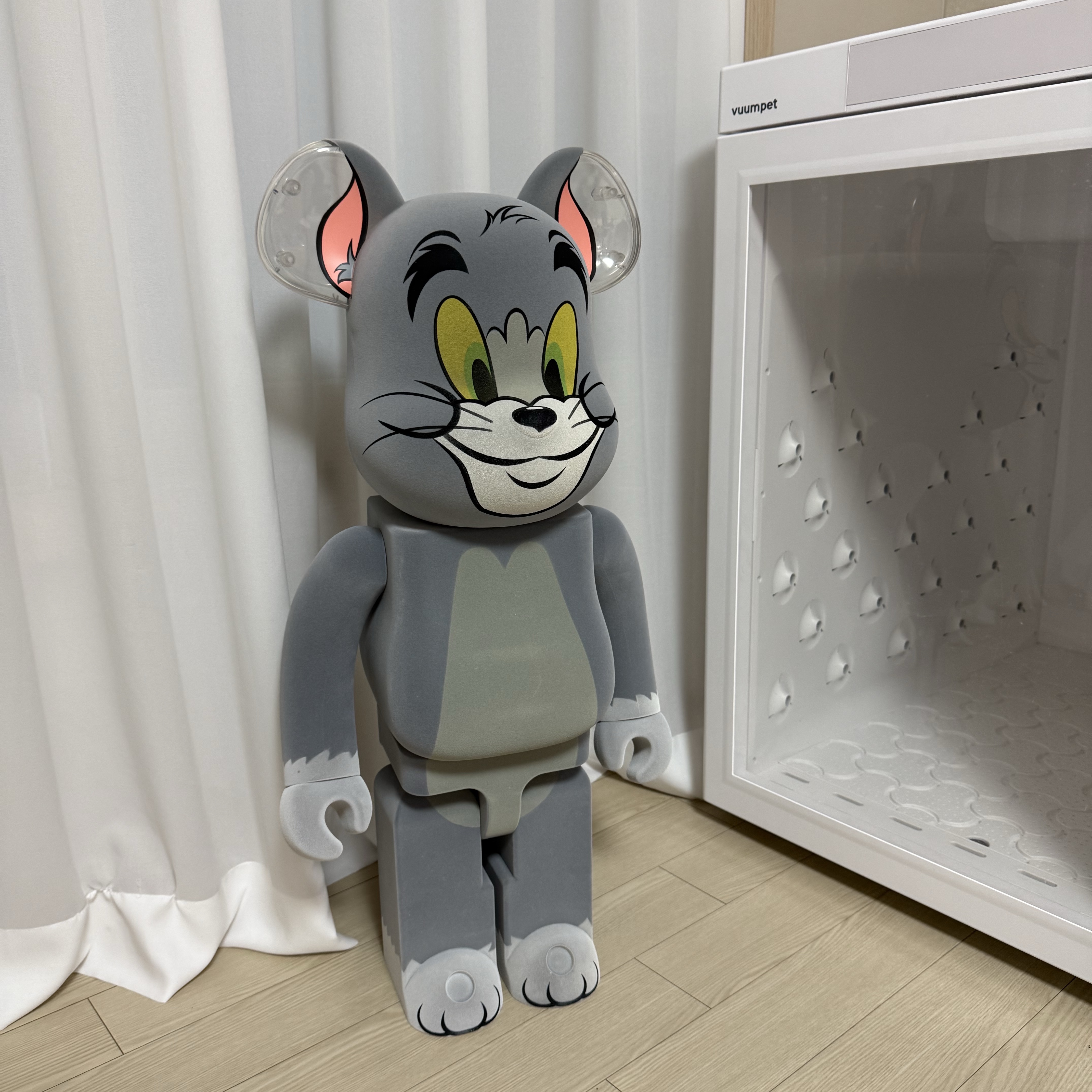 Bearbrick Tom & Jerry Tom Flocky Ver. 1000% 착용 스타일 - 1