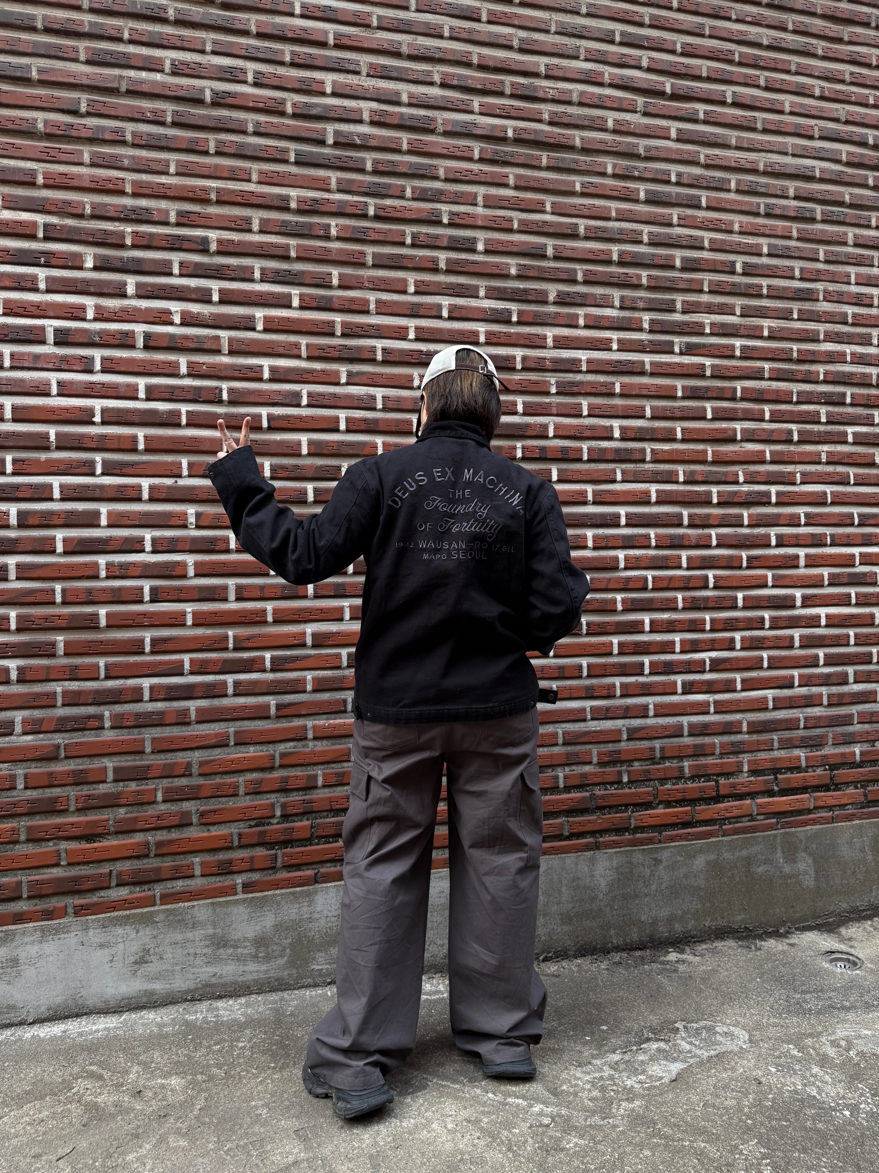 Deus Ex Machina Seoul Address Workwear Jacket Black, Stussy New Era 9twenty Basic Trucker Brown 착용 스타일 - 1