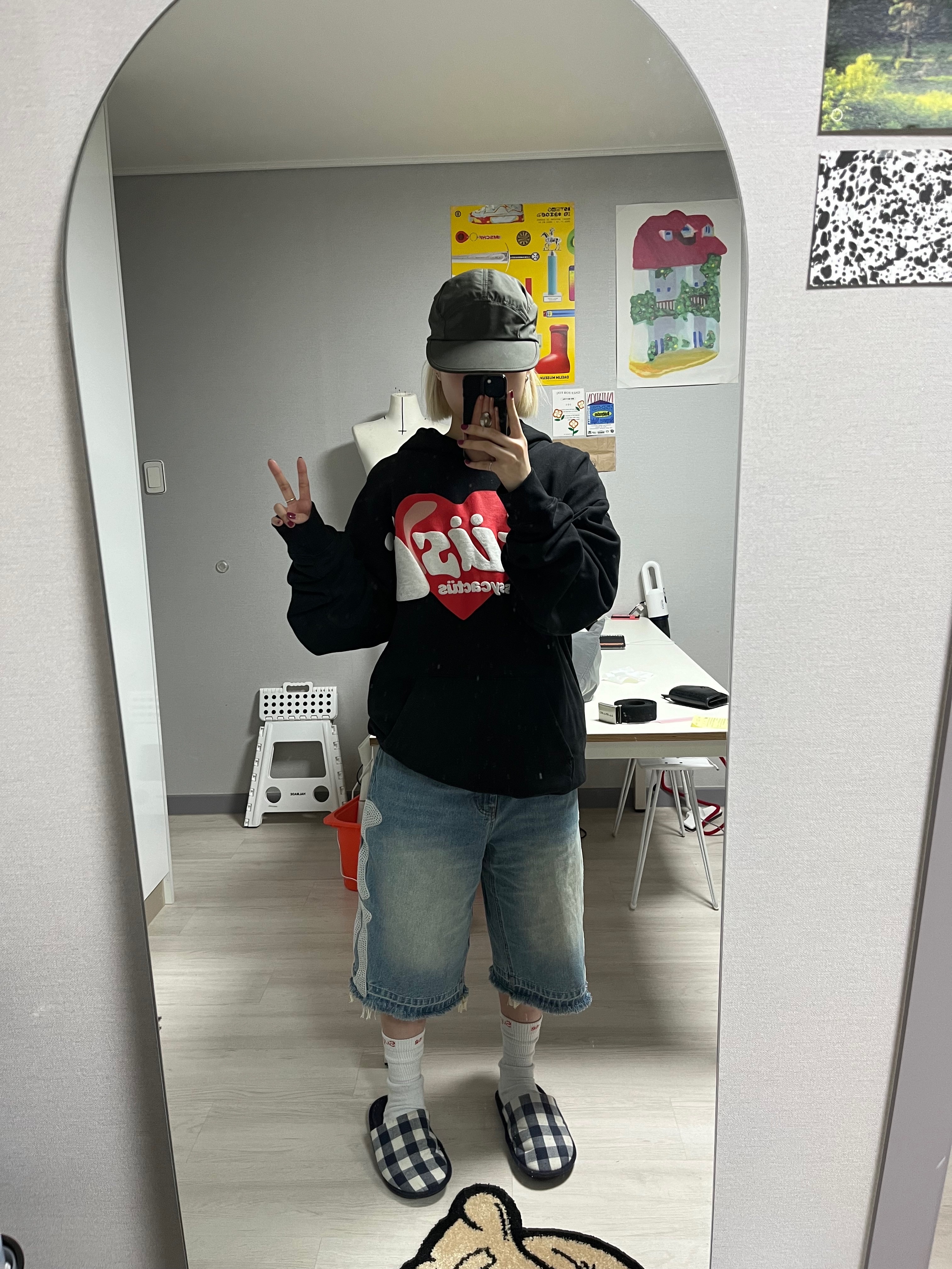 Kapital 14 oz. Denim 5P Bone Embroidery Short Pants Indigo (Processing), Stussy x Cactus Plant Flea Market Heart Hoodie 착용 스타일