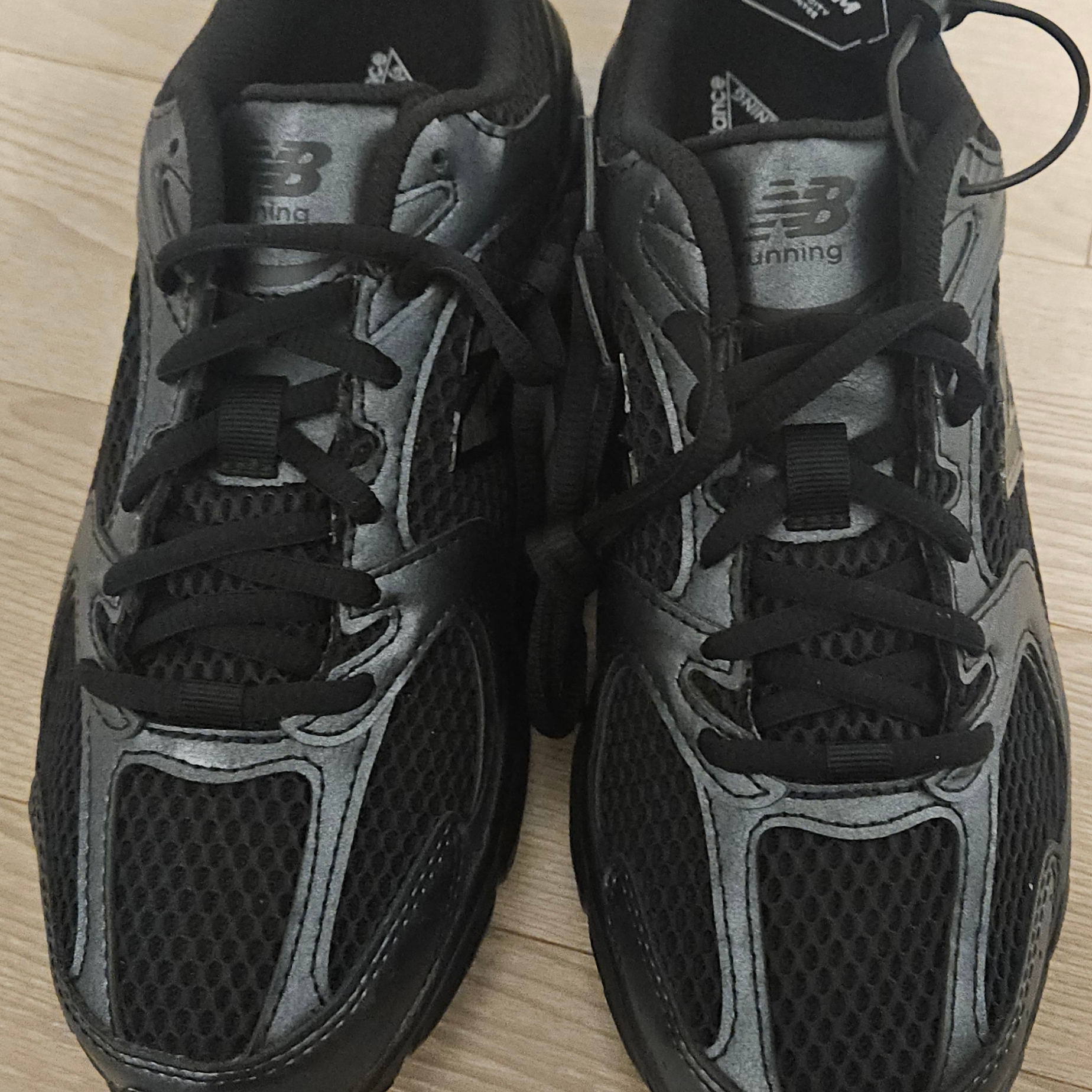 New Balance 530 Black 착용 스타일
