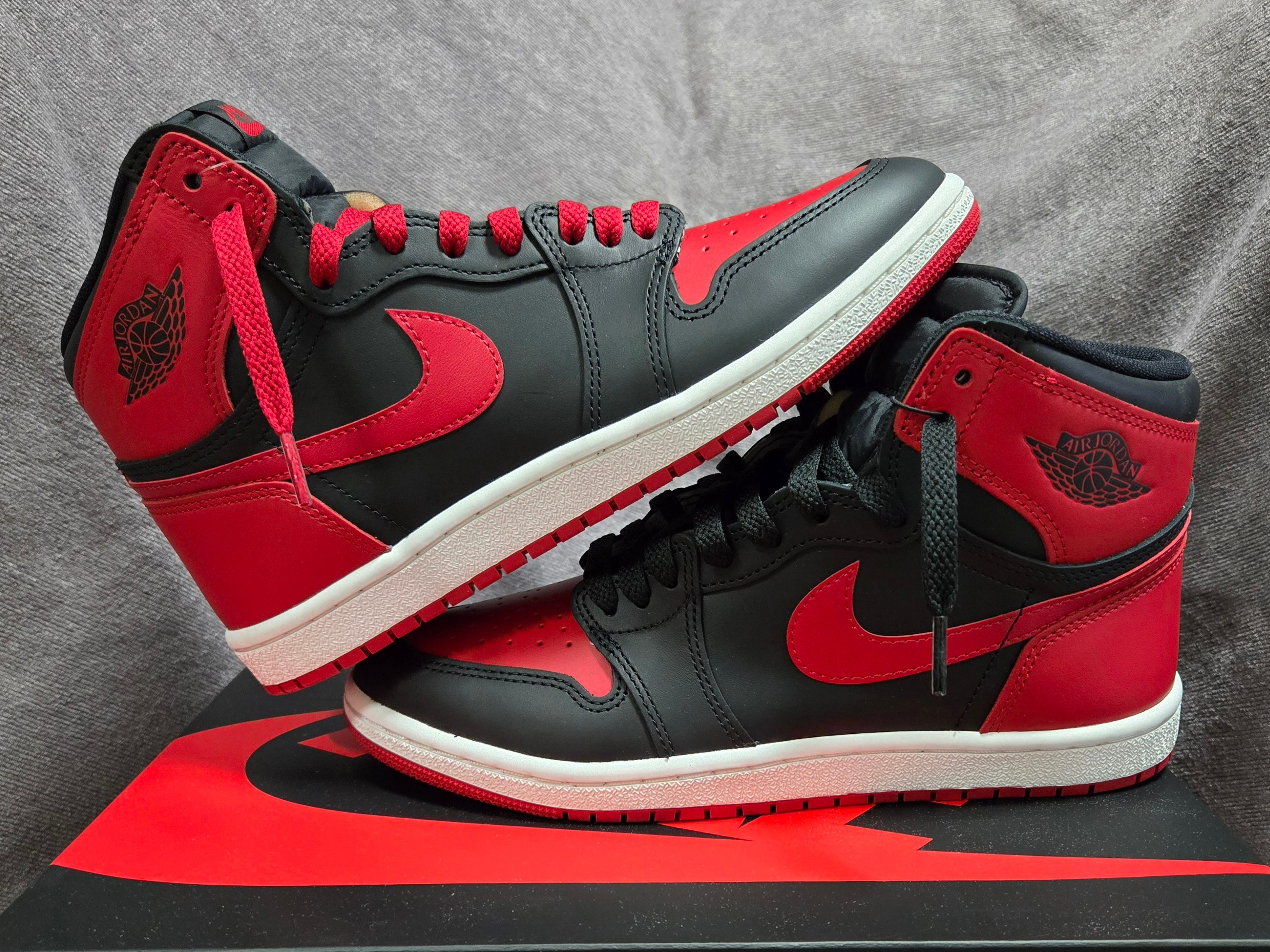 Jordan 1 High 85 Bred, Jordan 1 Retro High OG Black Toe 착용 스타일 - 1