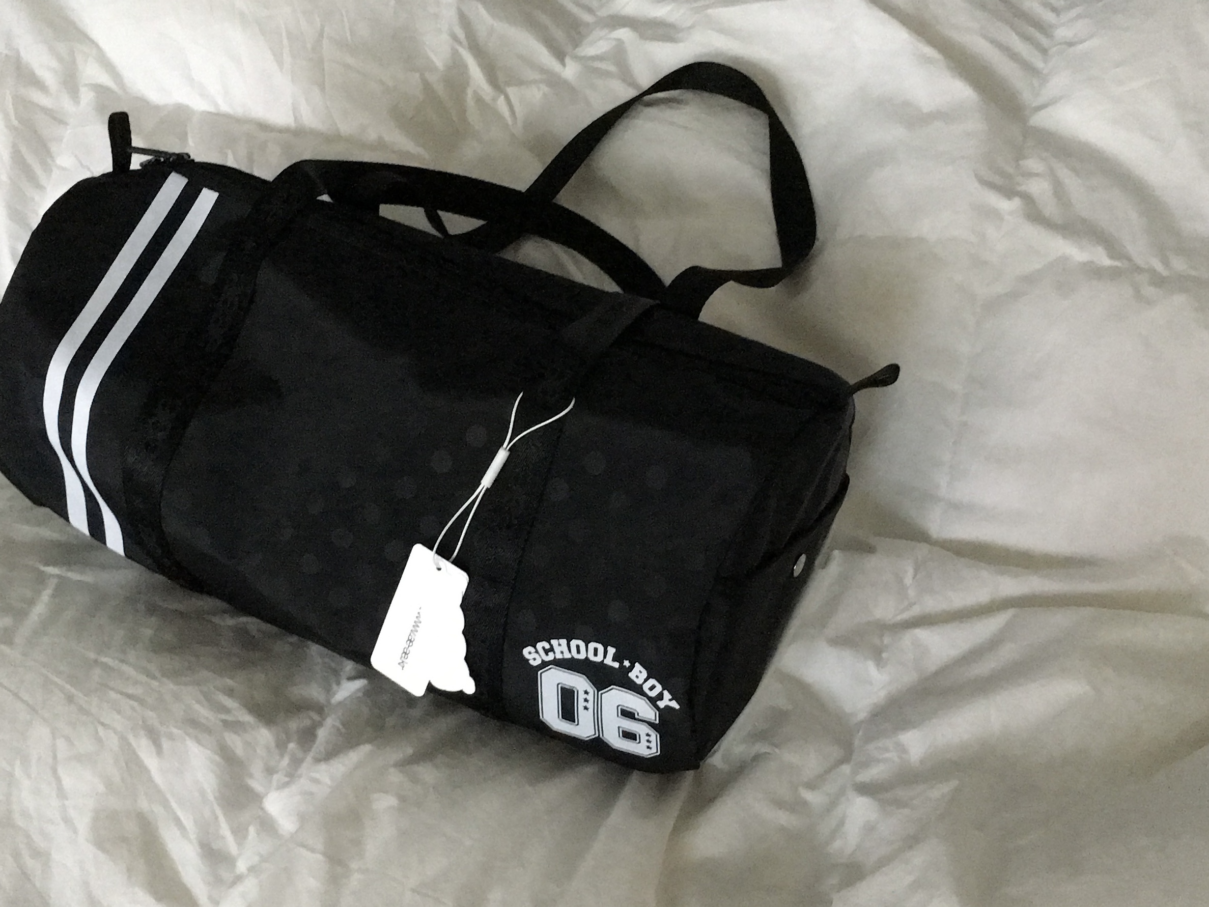 AEAE School Boy Duffle Bag Dot Black, AEAE School Boy Duffle Bag White 착용 스타일 - 2