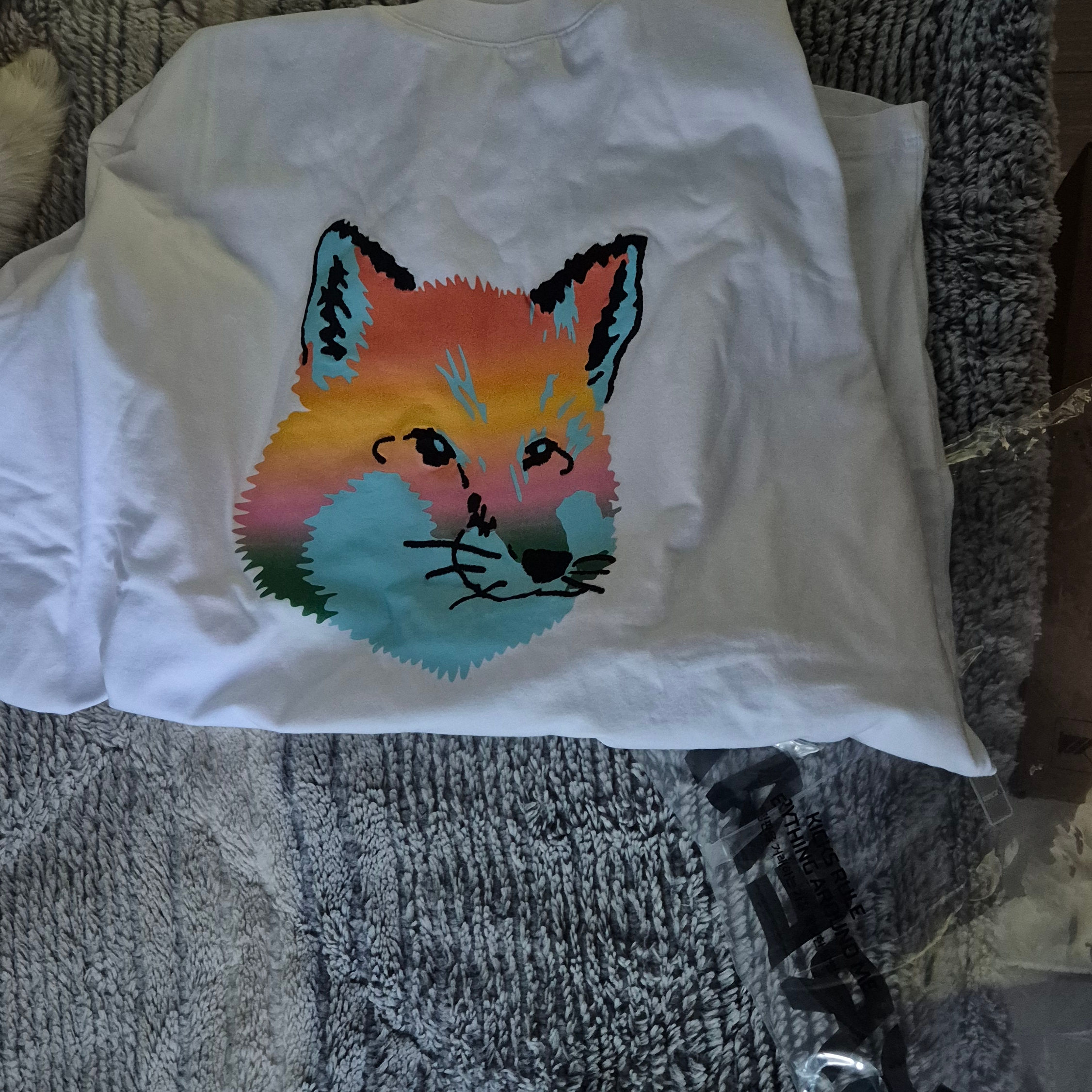 Maison Kitsune Vibrant Fox Head Easy T-Shirt White 착용 스타일