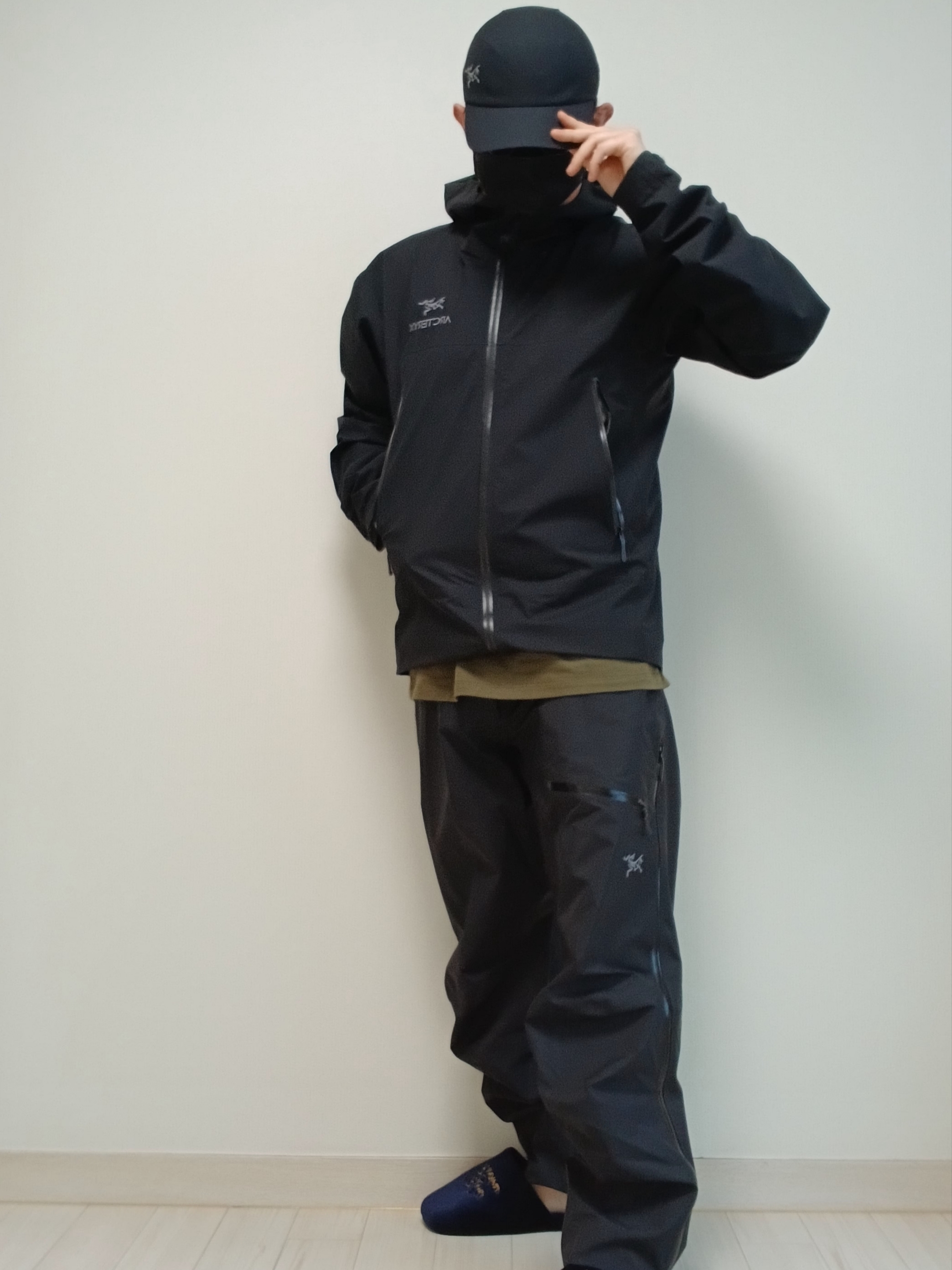 Arc'teryx Calvus Cap Black, Arc'teryx Beta Jacket Black 착용 스타일 - 6