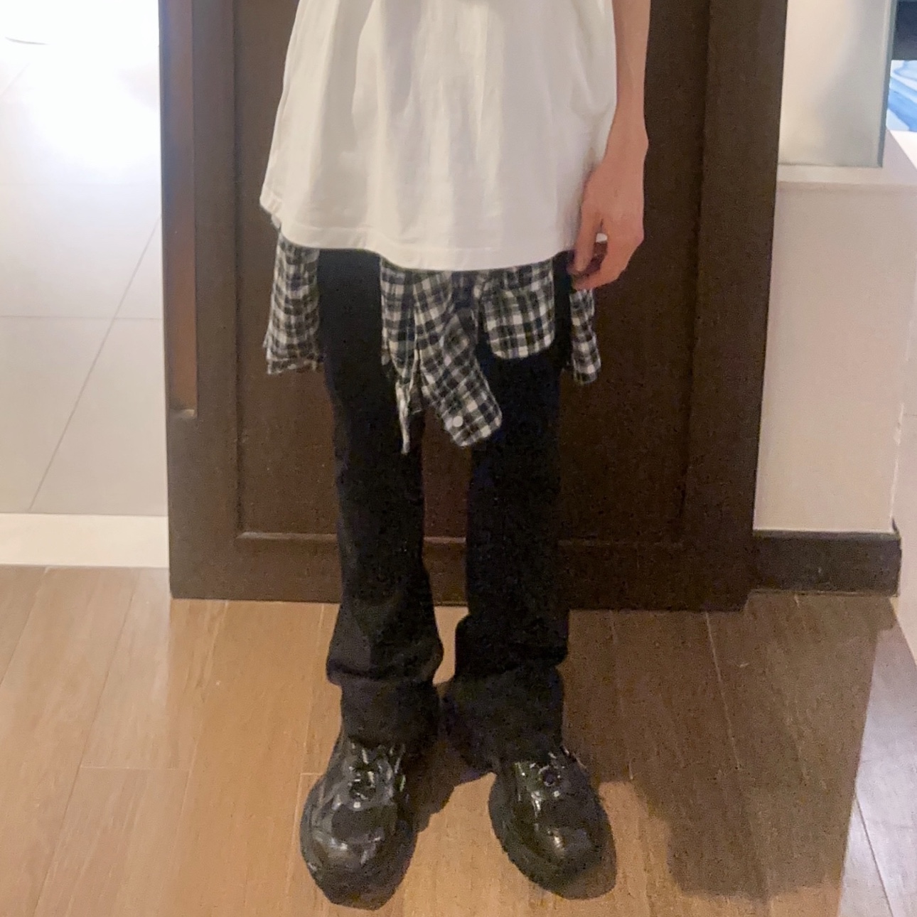 Undermycar Mu.05 Anti Fxxking Logo Play Oversized T-Shirts White, Balenciaga 3XL Sneakers Black 착용 스타일 - 2