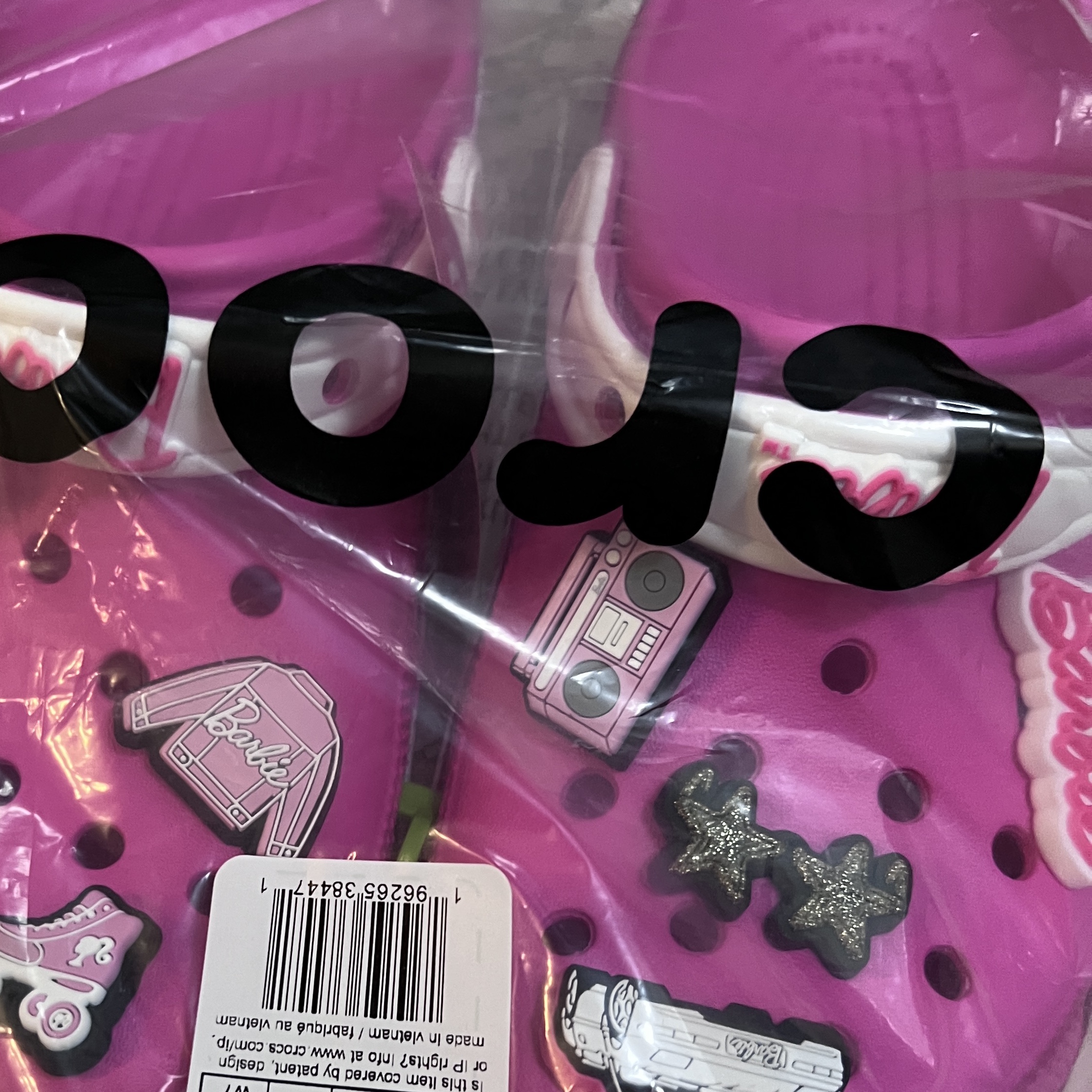 Crocs x Barbie Classic Clog Electric Pink 착용 스타일