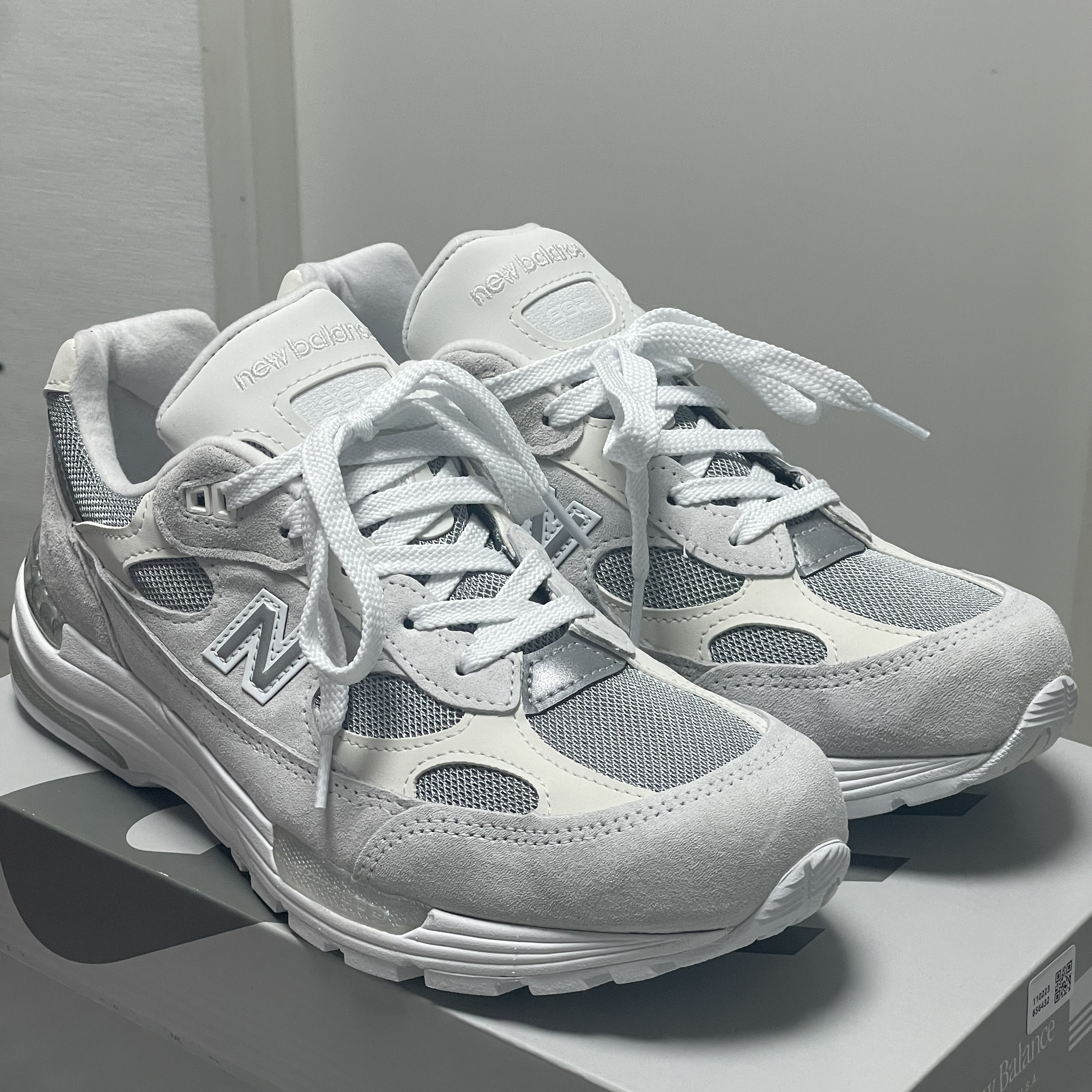 New Balance 992 Made in USA Core White Reflection 착용 스타일