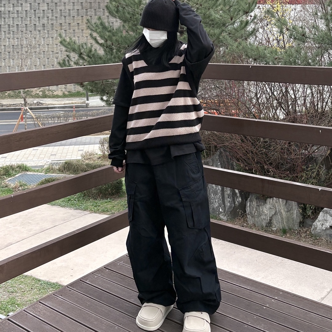 Flavorism VTG Washed Cargo Pants Black 착용 스타일 - 1