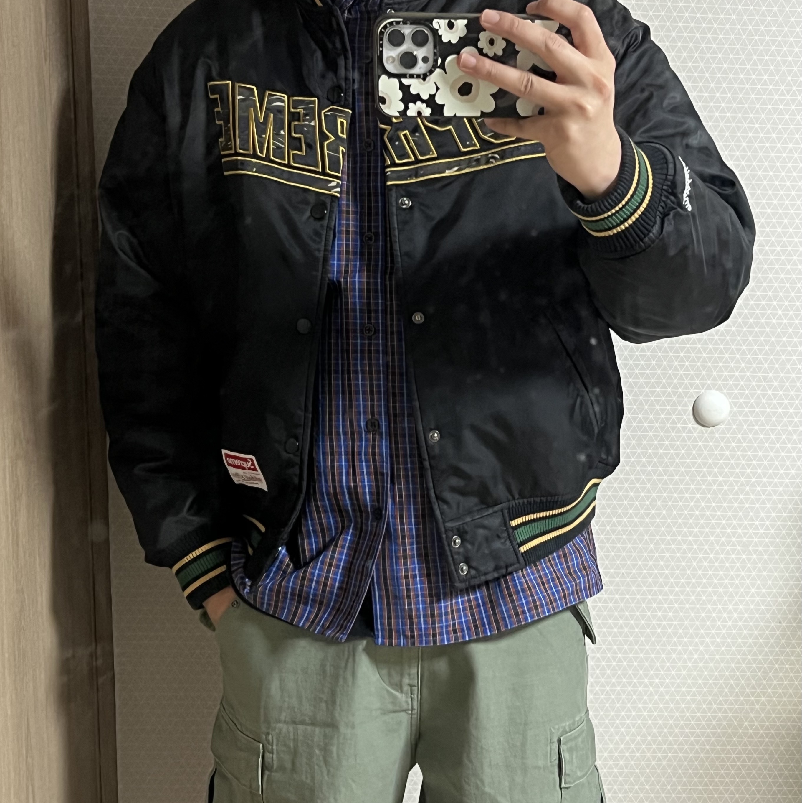 Supreme Mitchell & Ness Camo Logo Varsity Jacket Black - 25SS, Supreme Mini Plaid S/S Shirt Blue - 25SS 착용 스타일