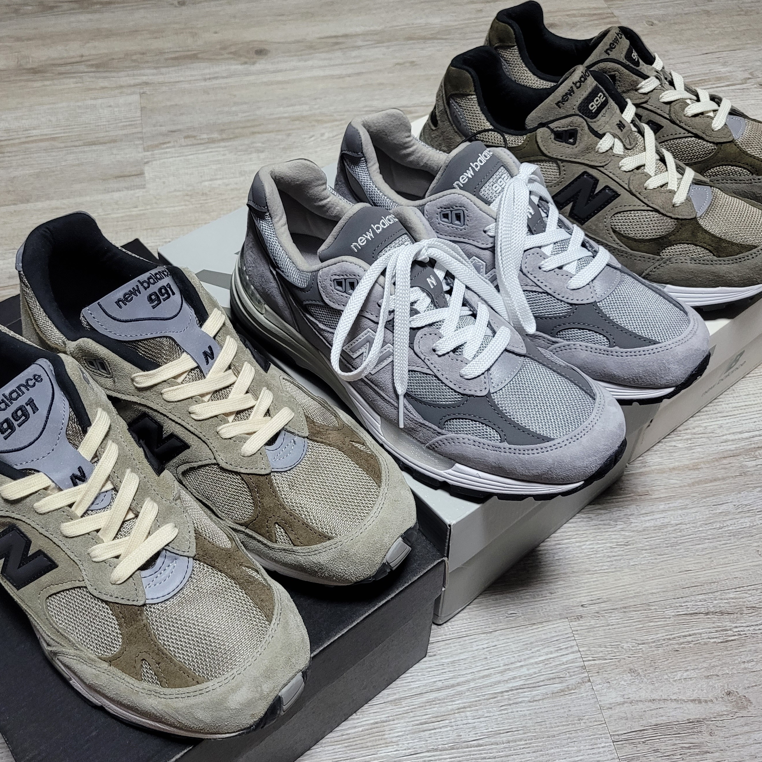 New Balance 992 Made in USA Core Grey Silver Metallic, New Balance x JJJJound 992 Made in USA Grey 착용 스타일 - 4