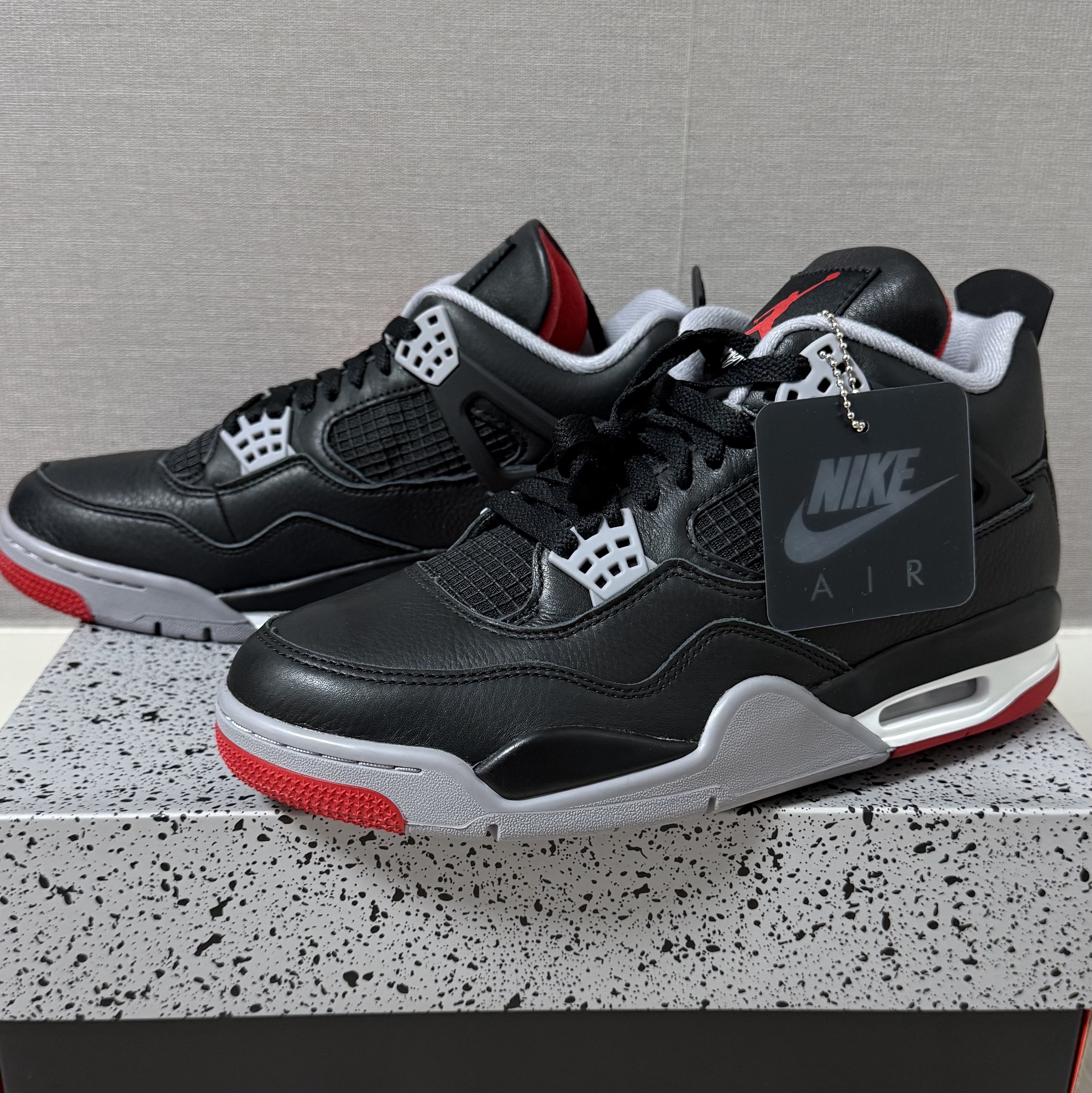 Jordan 4 Retro Bred Reimagined 착용 스타일