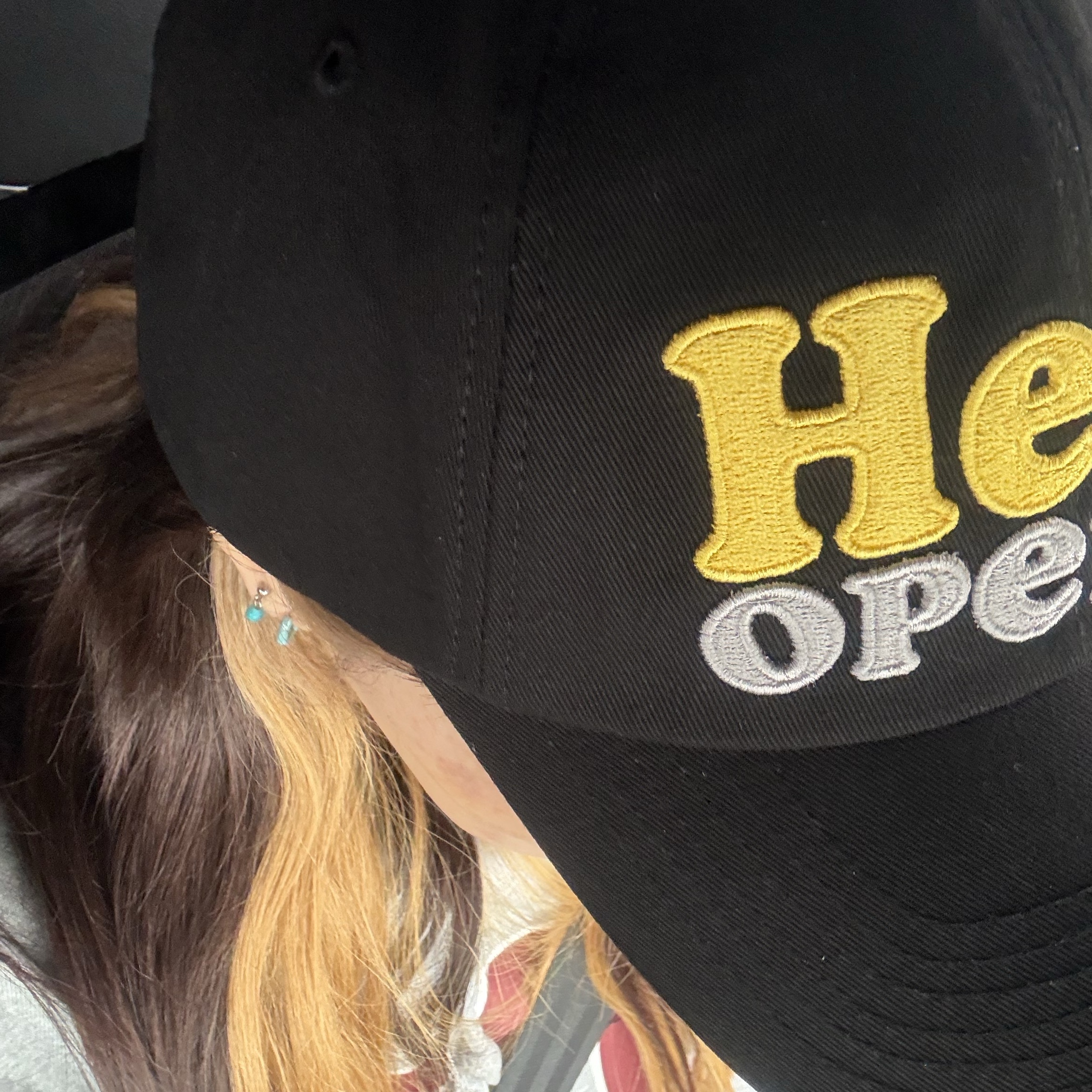 Open Yy x Hello Kitty Hello Ball Cap Black 착용 스타일 - 1